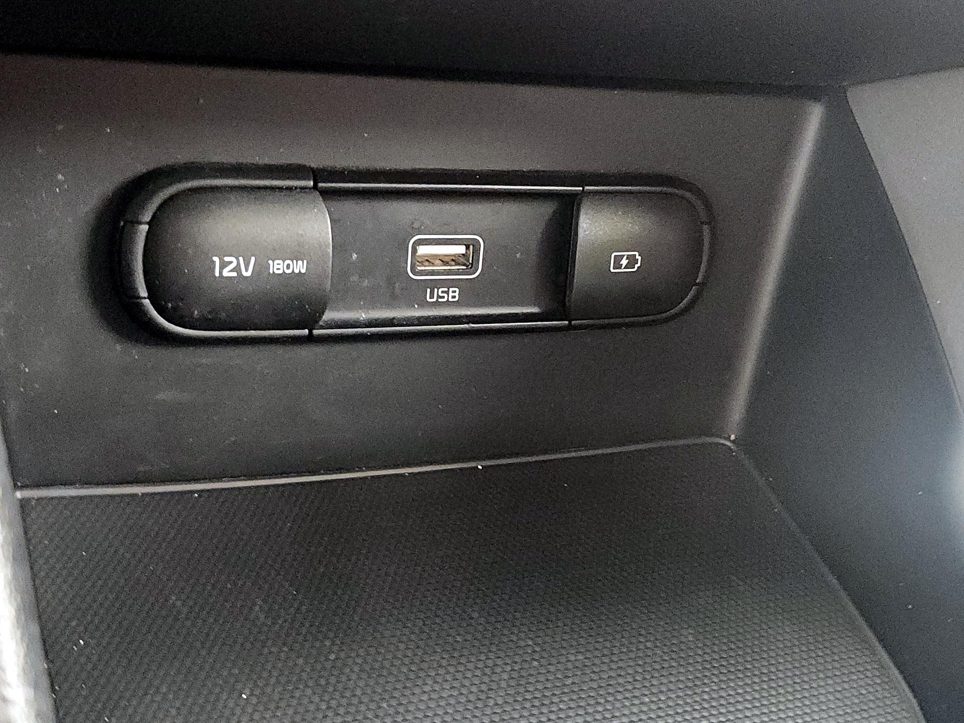 Thumbnail: 2020 Kia Niro - 18