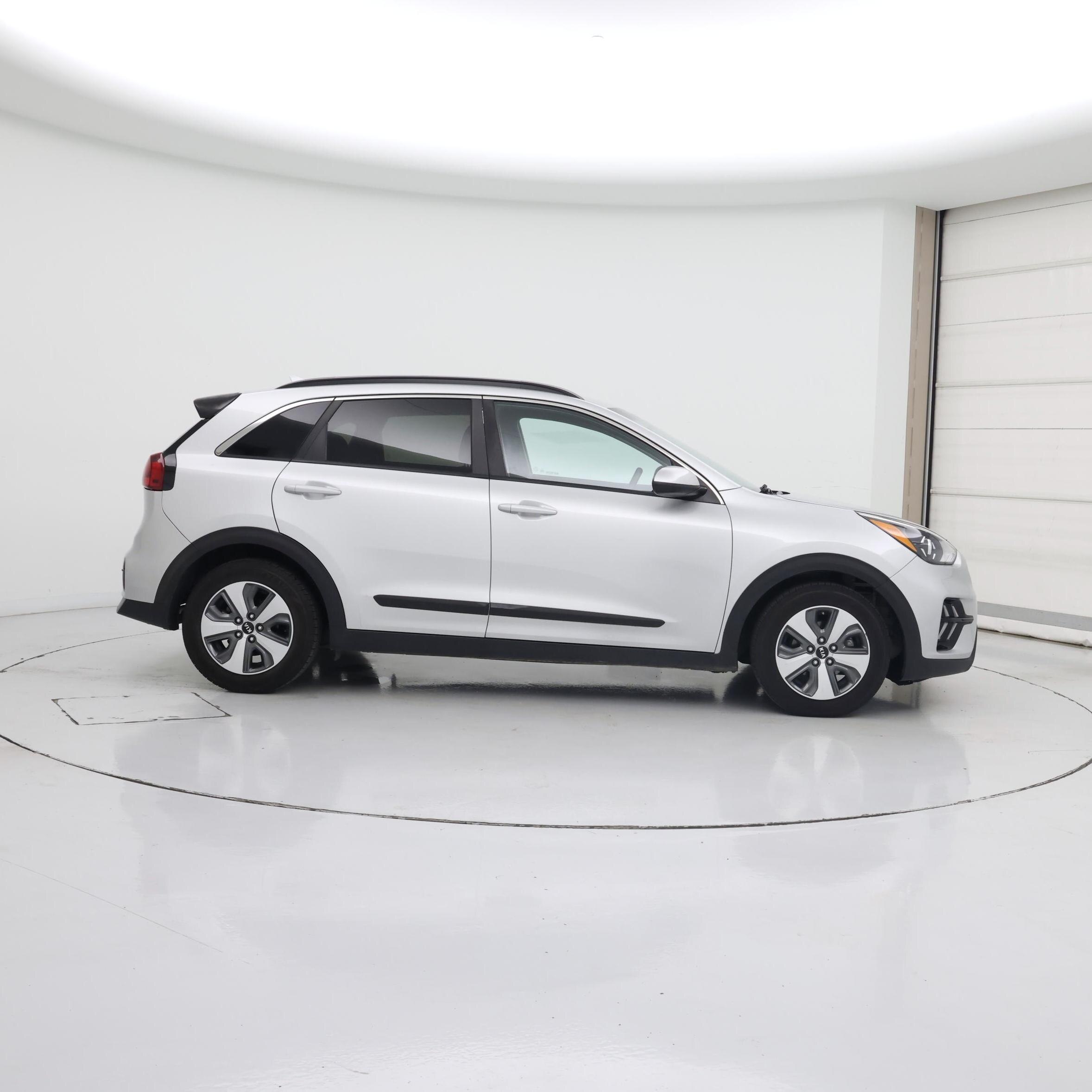 Thumbnail: 2020 Kia Niro - 7