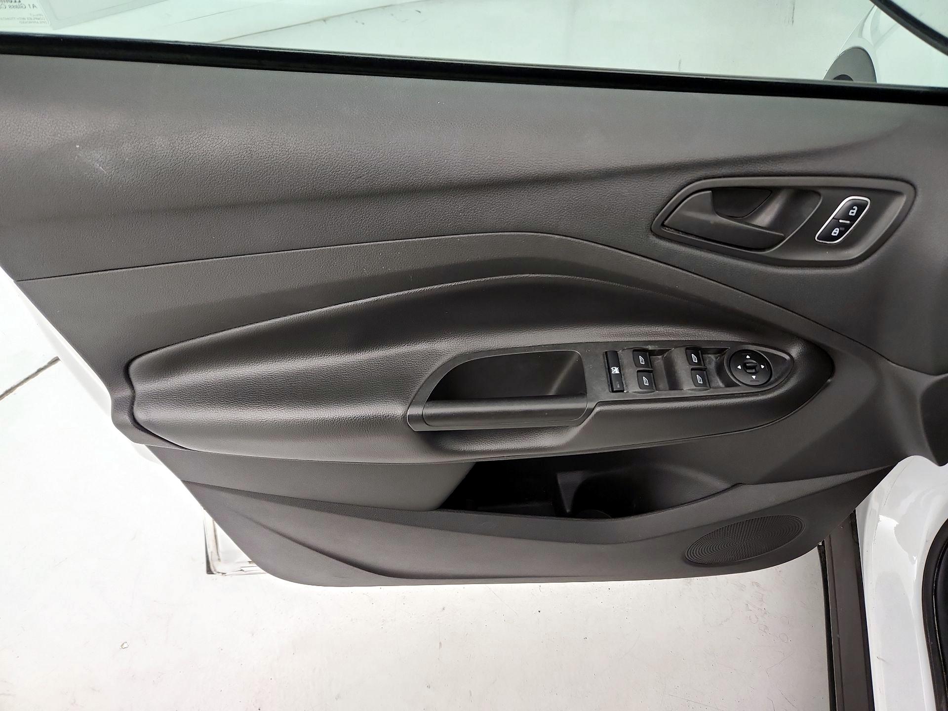 Thumbnail: 2017 Ford Escape - 12