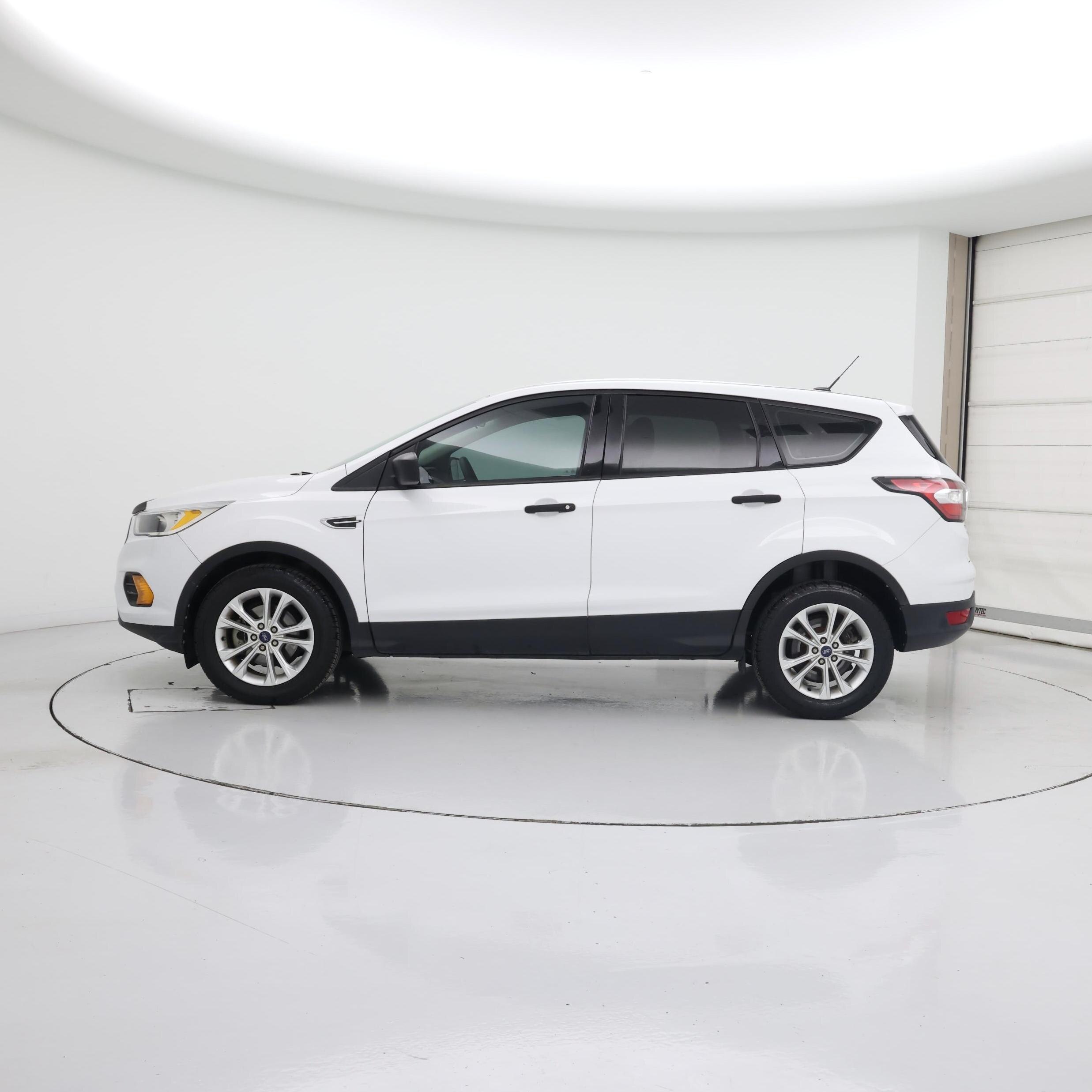 Thumbnail: 2017 Ford Escape - 3