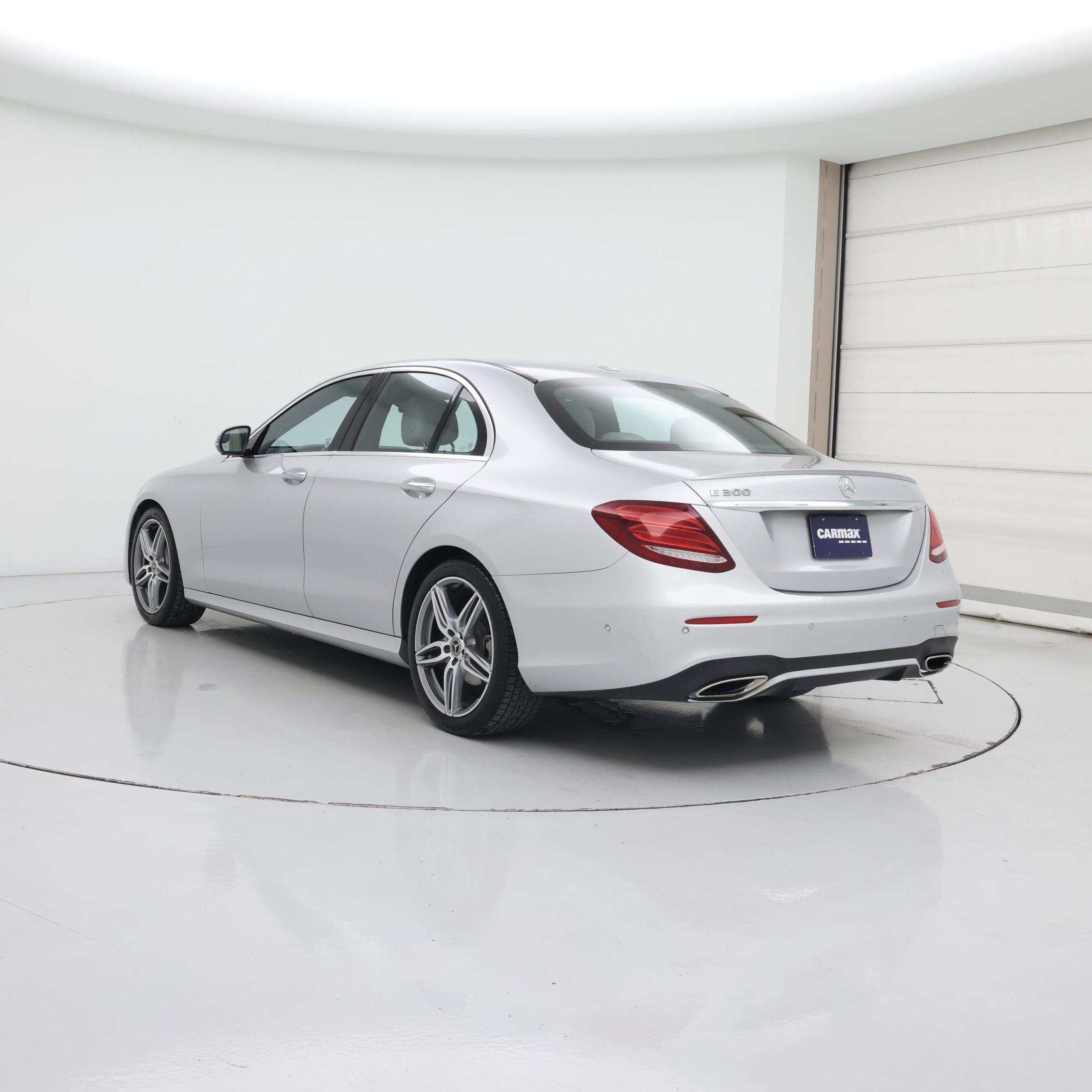 Thumbnail: 2018 Mercedes-Benz E-Class - 2