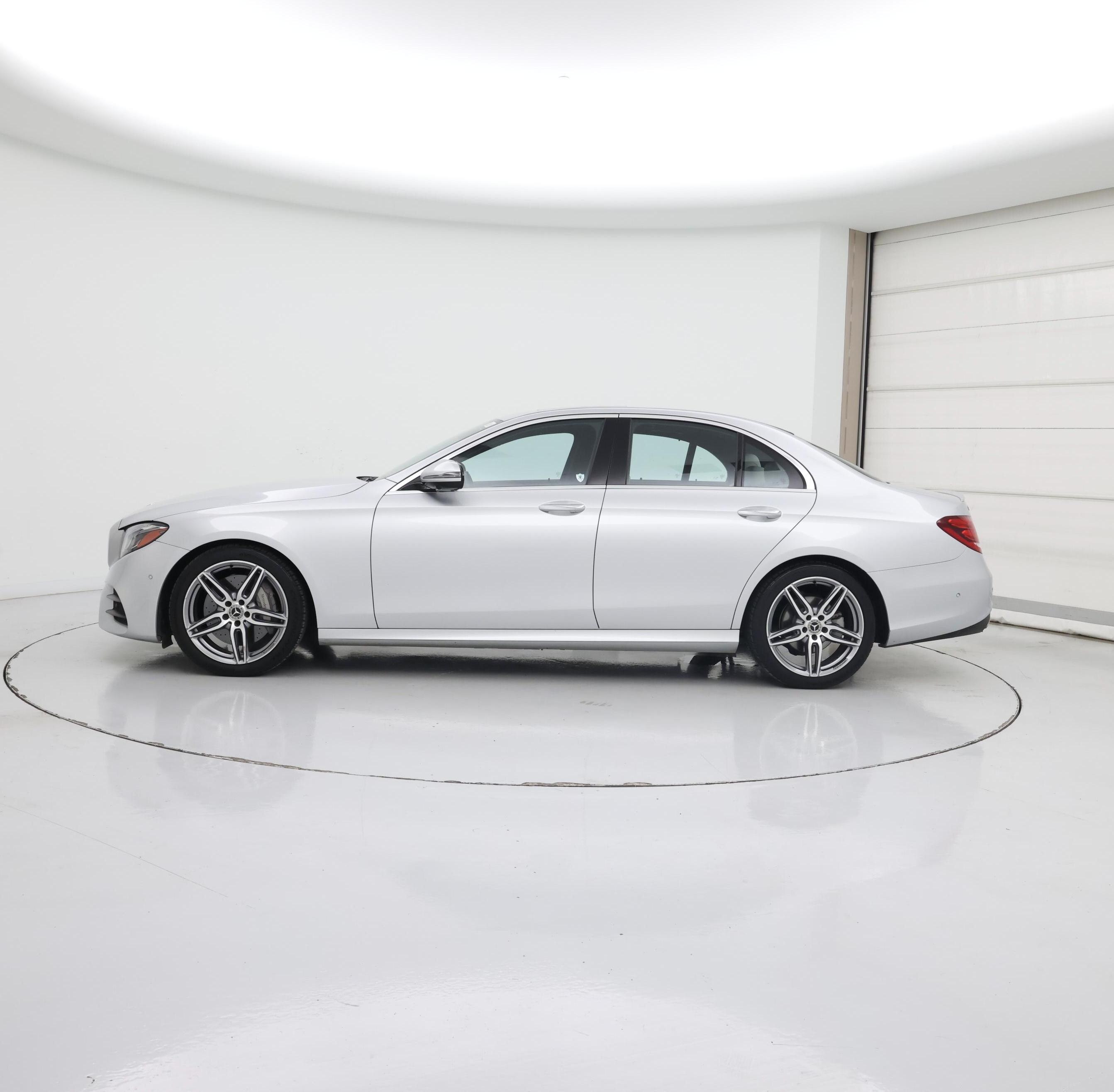 Thumbnail: 2018 Mercedes-Benz E-Class - 3