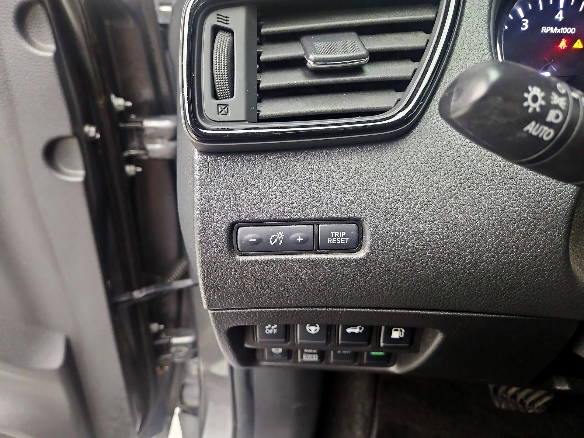 Thumbnail: 2019 Nissan Rogue - 13