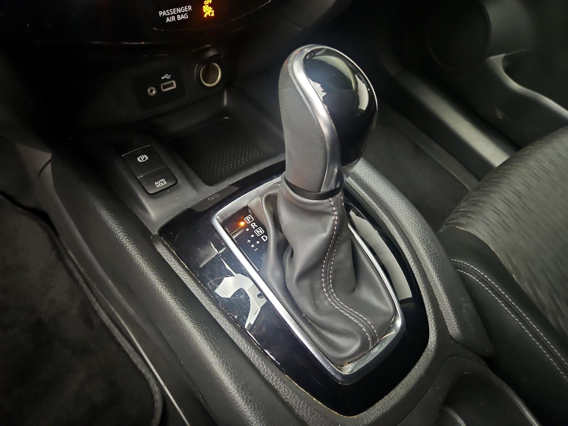 Thumbnail: 2019 Nissan Rogue - 18