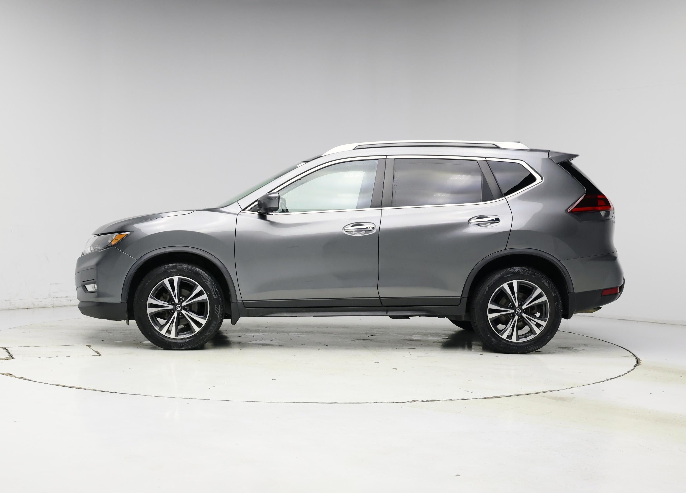 Thumbnail: 2019 Nissan Rogue - 3