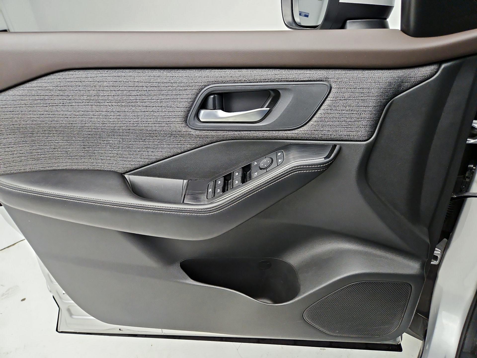 Thumbnail: 2022 Nissan Rogue - 12