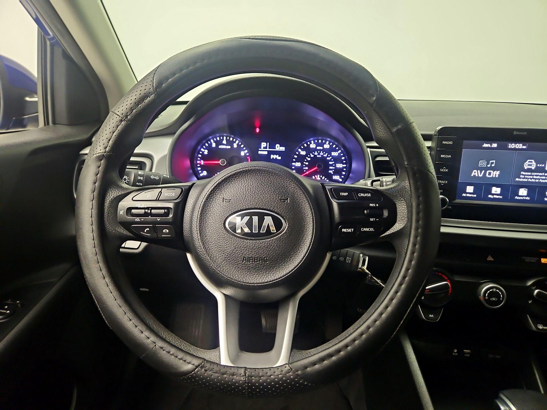 Thumbnail: 2019 Kia Rio - 10
