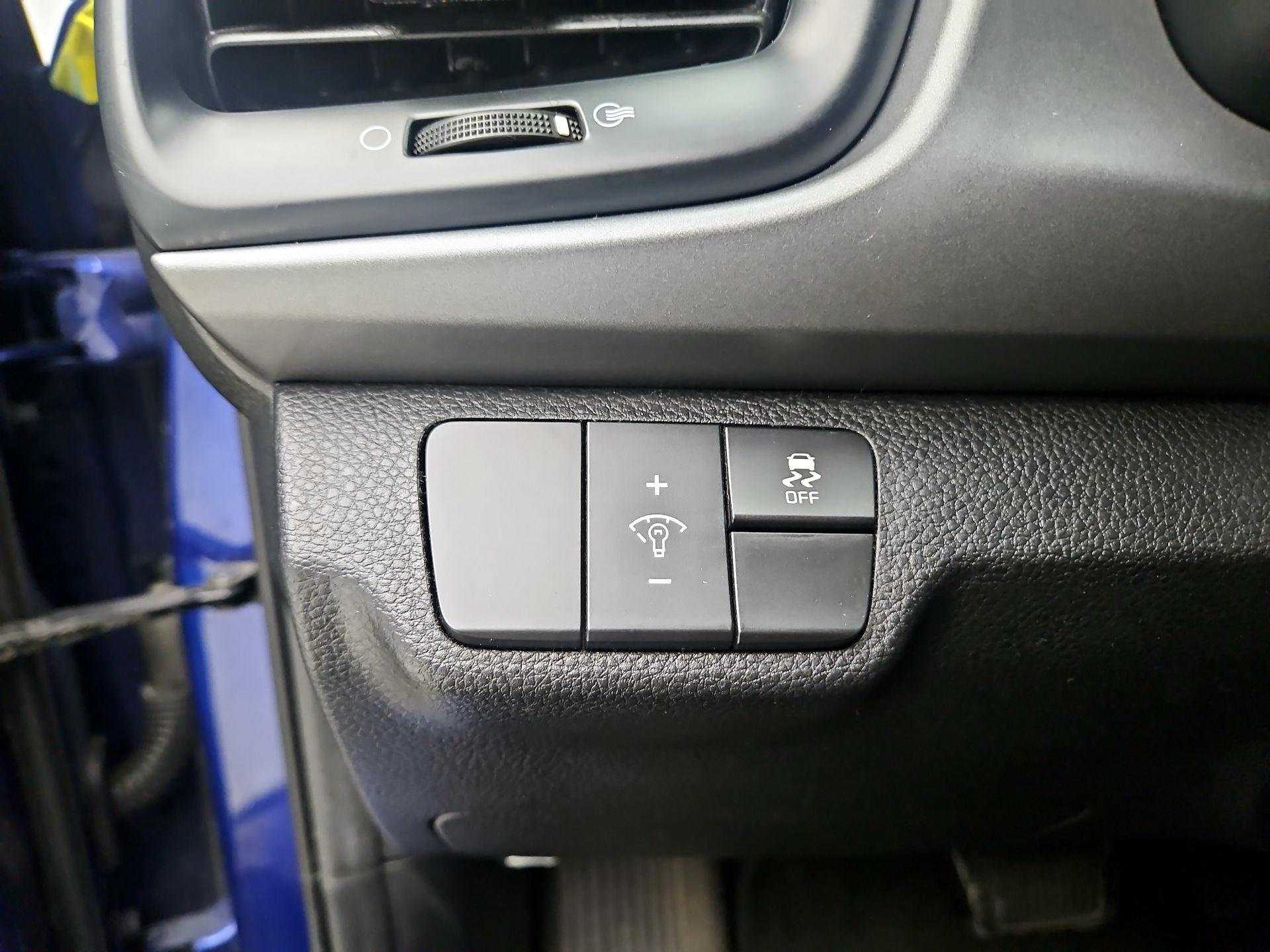 Thumbnail: 2019 Kia Rio - 13