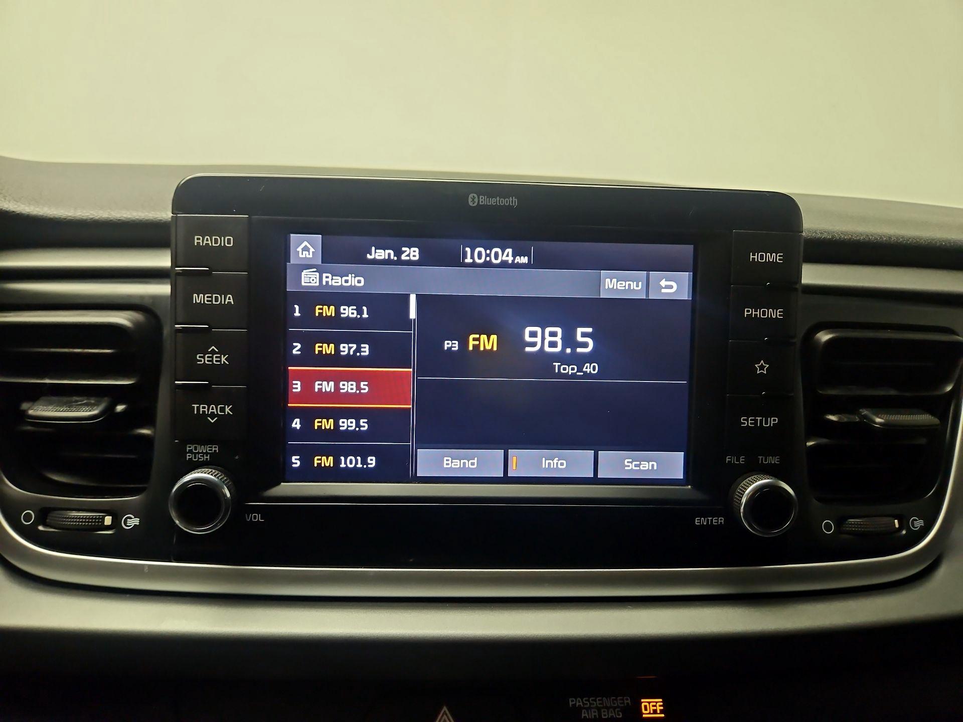 Thumbnail: 2019 Kia Rio - 15