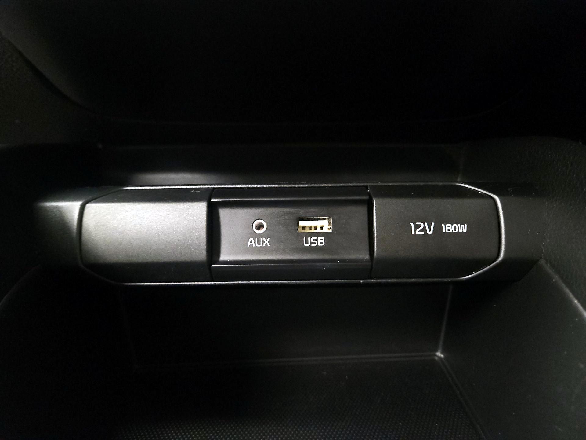 Thumbnail: 2019 Kia Rio - 18