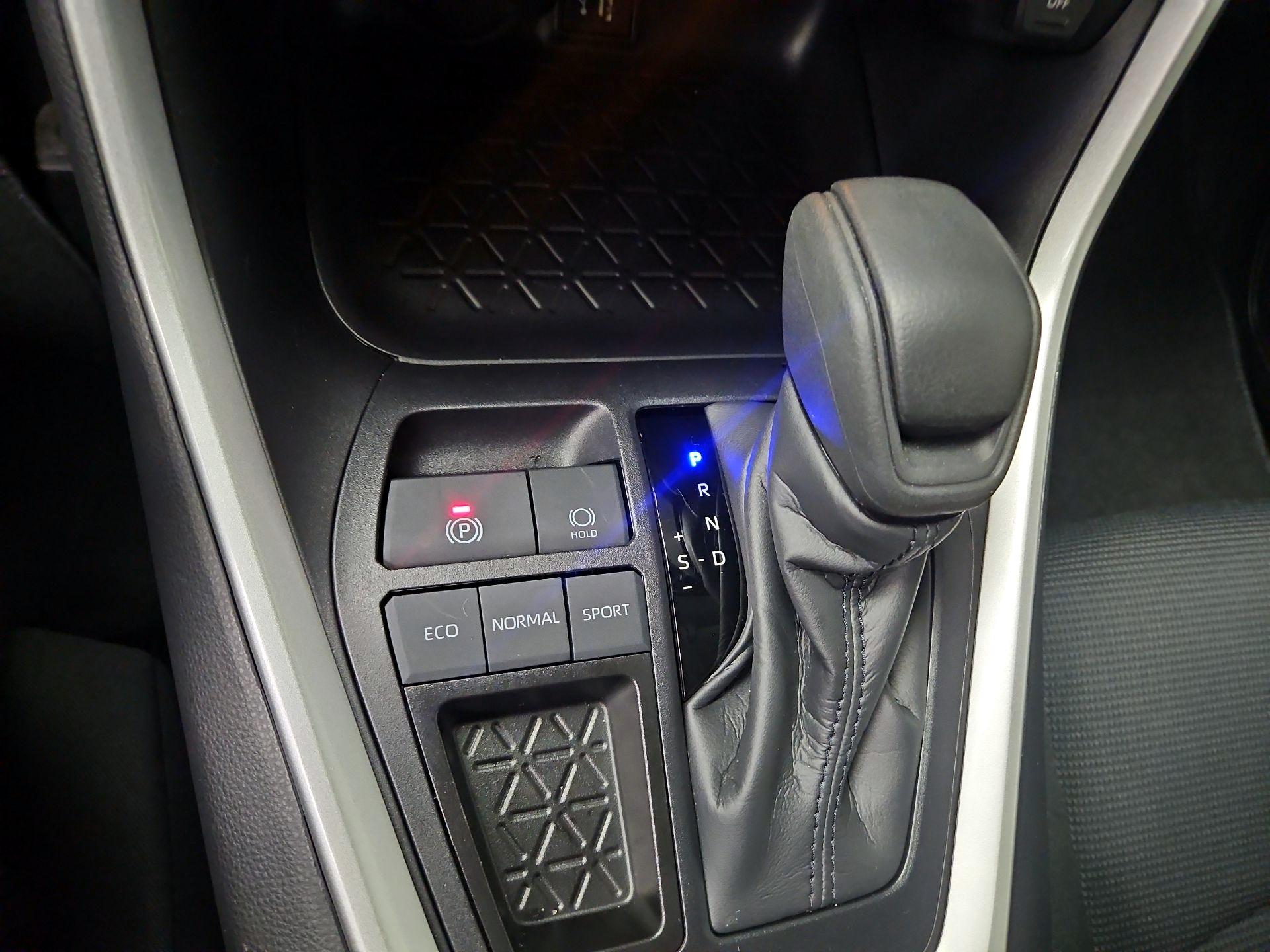 Thumbnail: 2025 Toyota RAV4 - 17