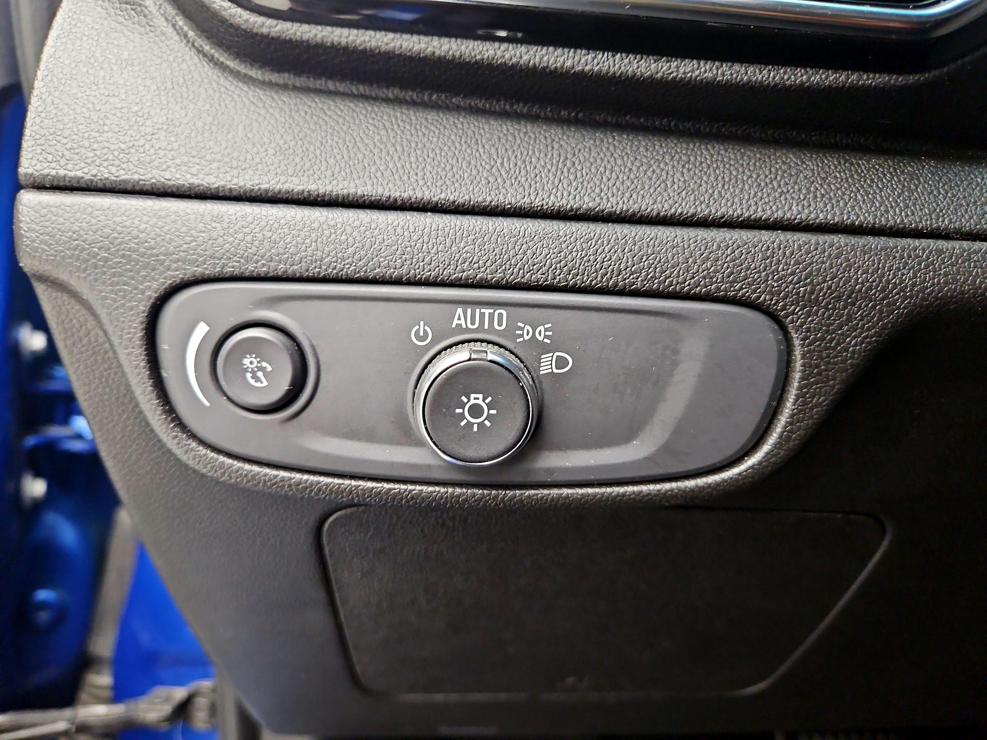 Thumbnail: 2023 Chevrolet Bolt EV - 13