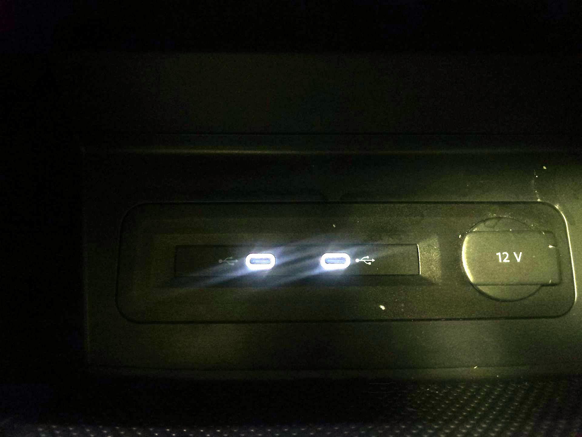 Thumbnail: 2022 Volkswagen Atlas - 18