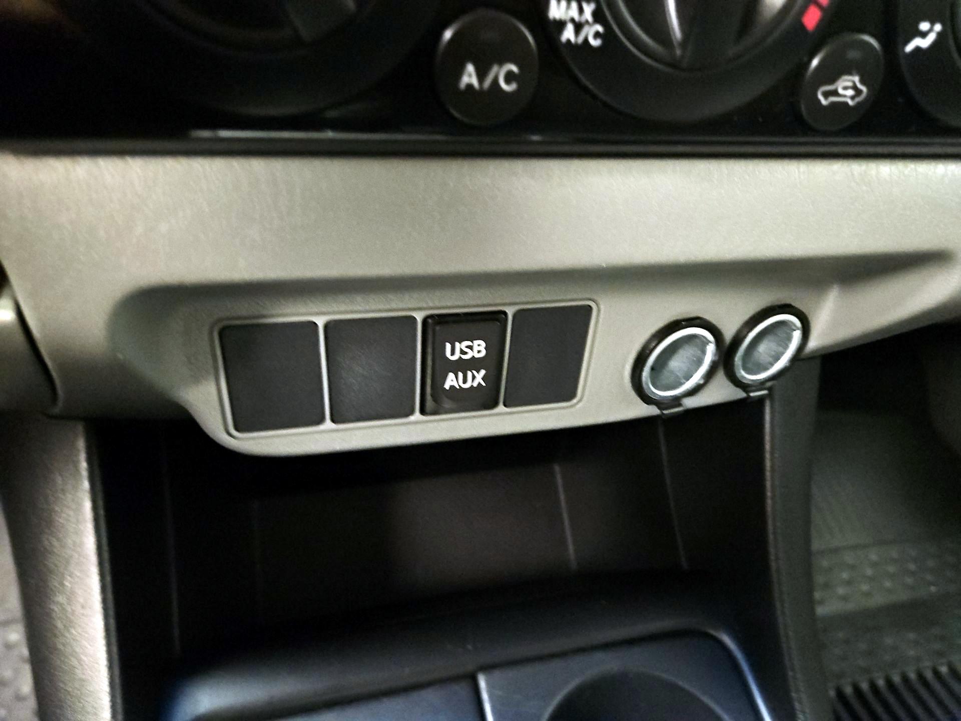 Thumbnail: 2015 Toyota Tacoma - 18