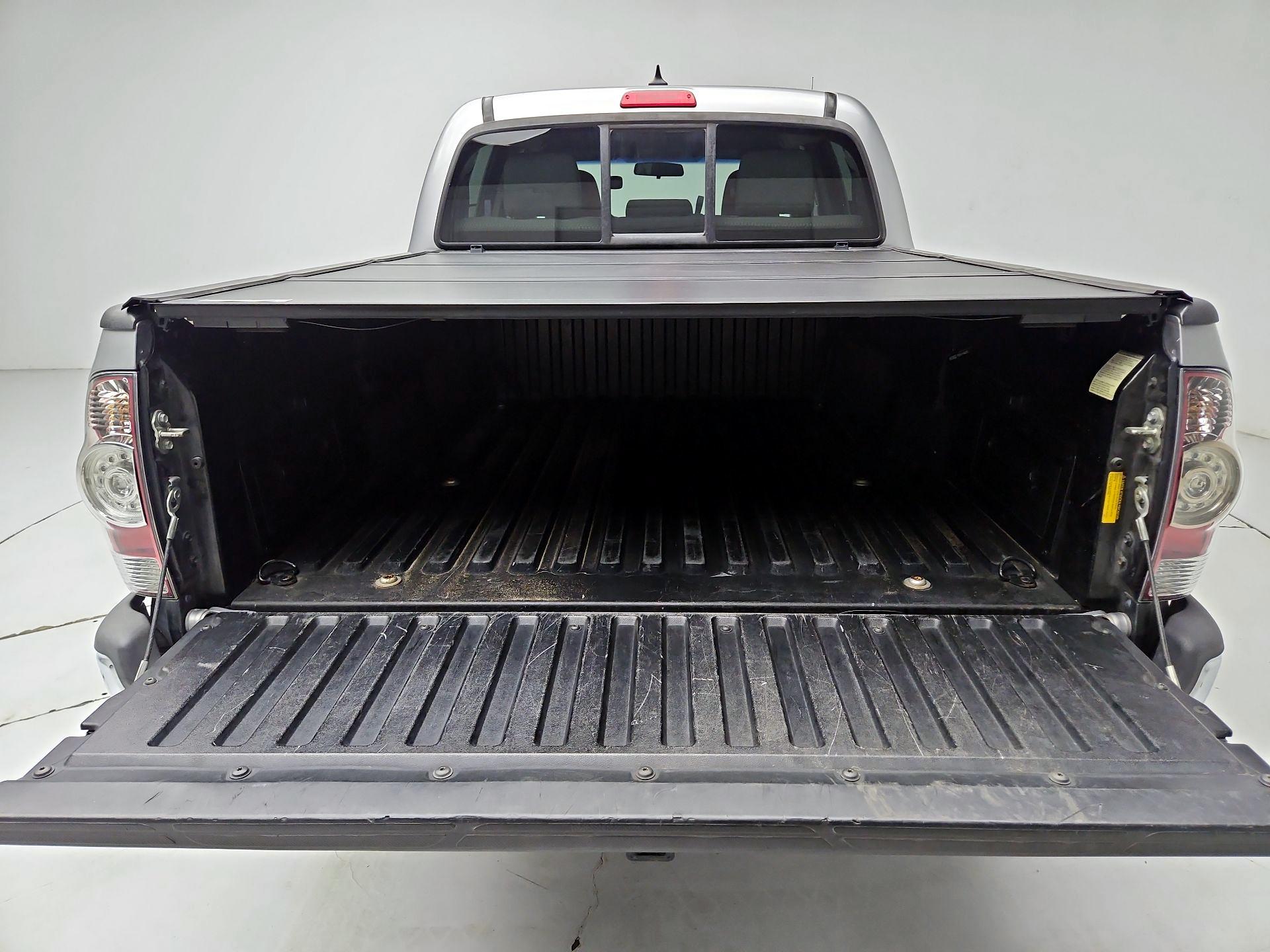 Thumbnail: 2015 Toyota Tacoma - 20