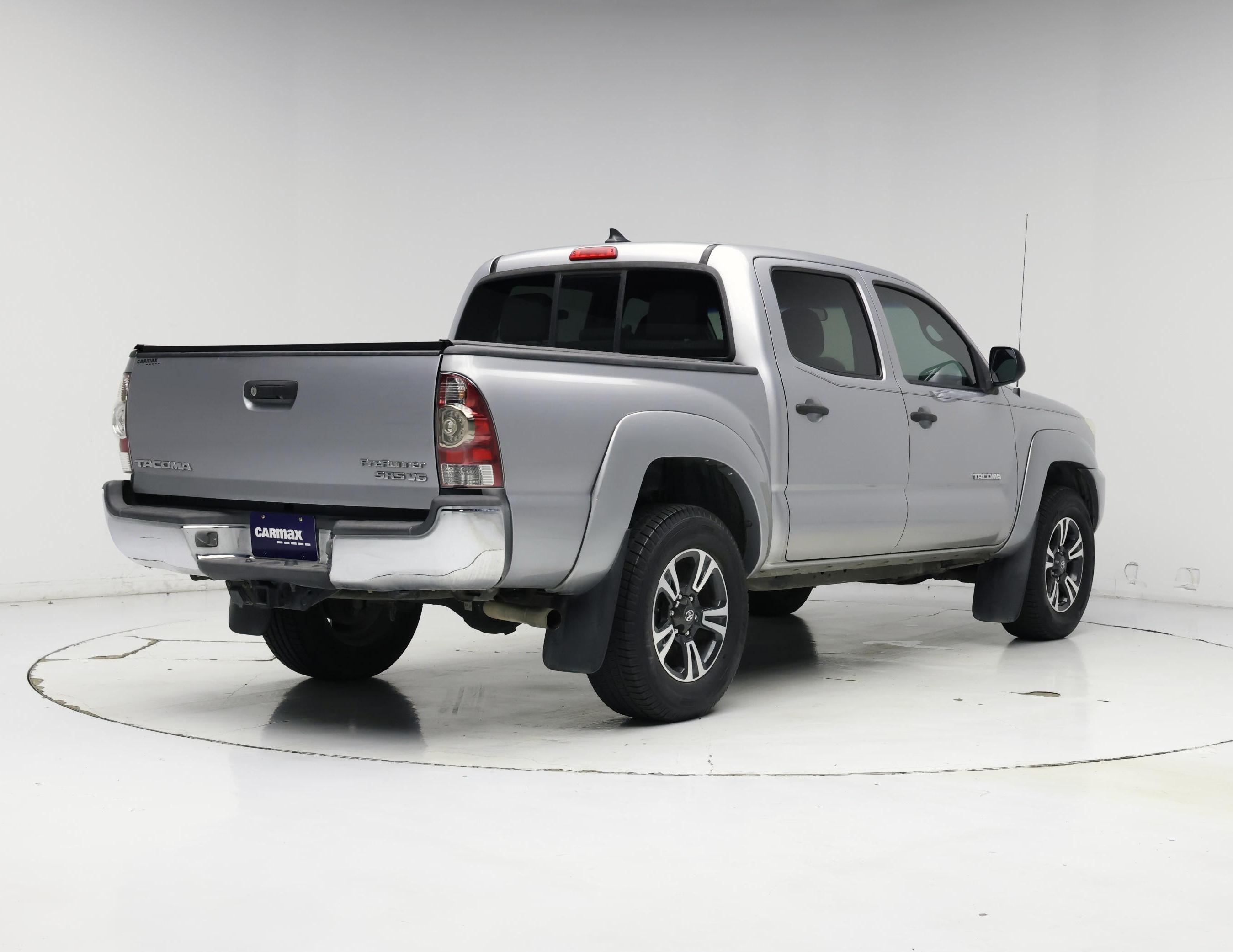 Thumbnail: 2015 Toyota Tacoma - 8