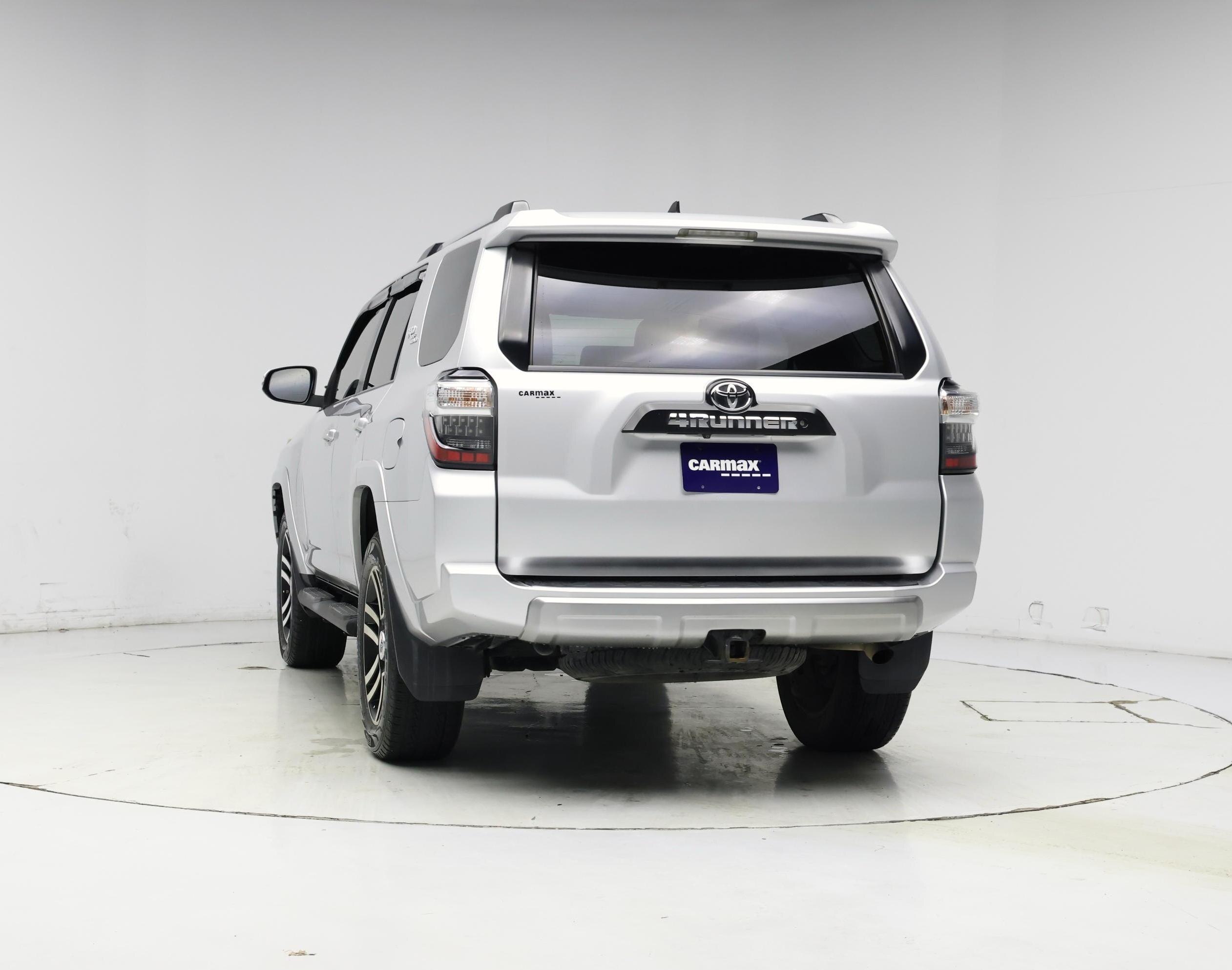 Thumbnail: 2017 Toyota 4Runner - 6