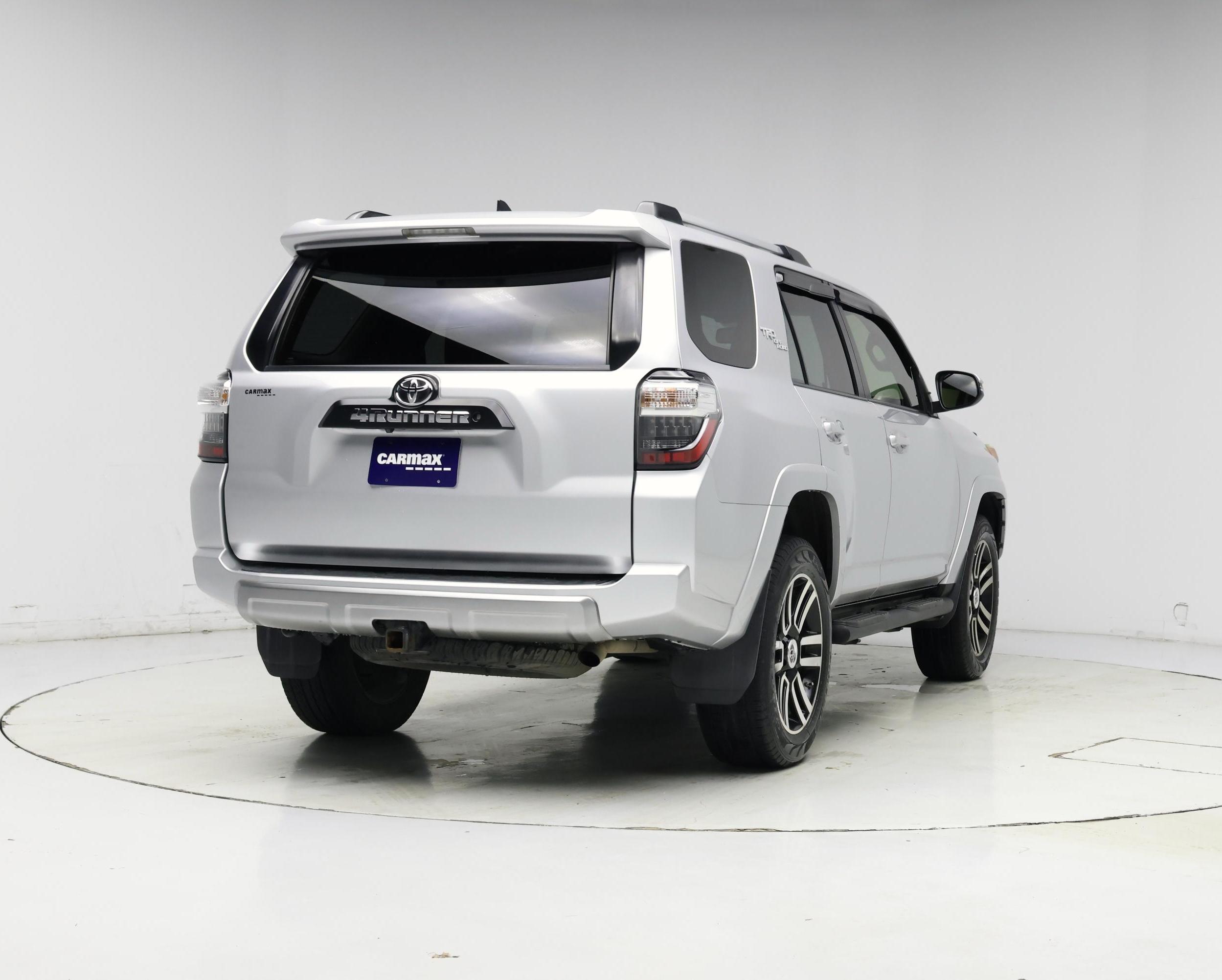 Thumbnail: 2017 Toyota 4Runner - 8
