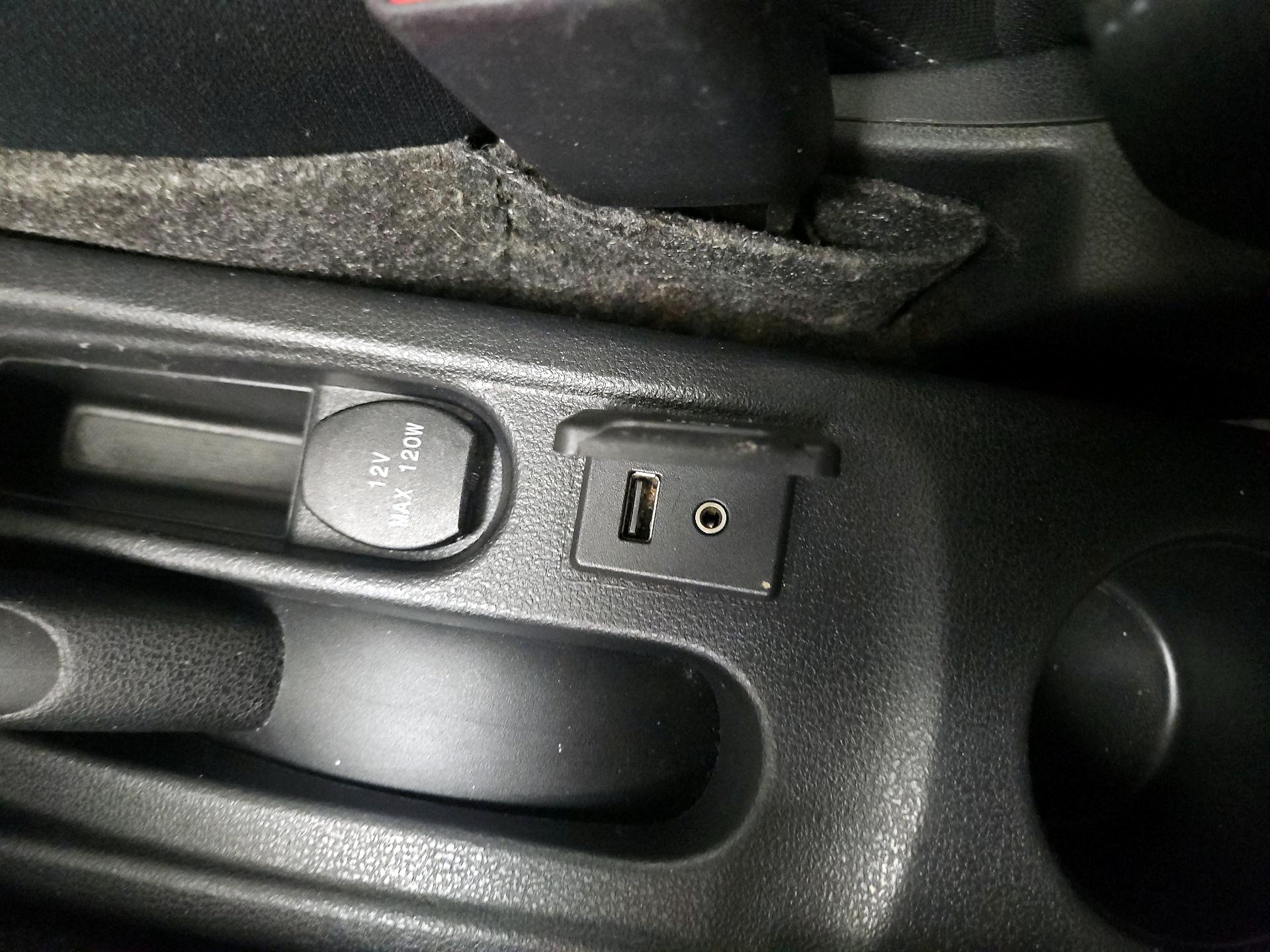 Thumbnail: 2016 Nissan Versa Note - 18