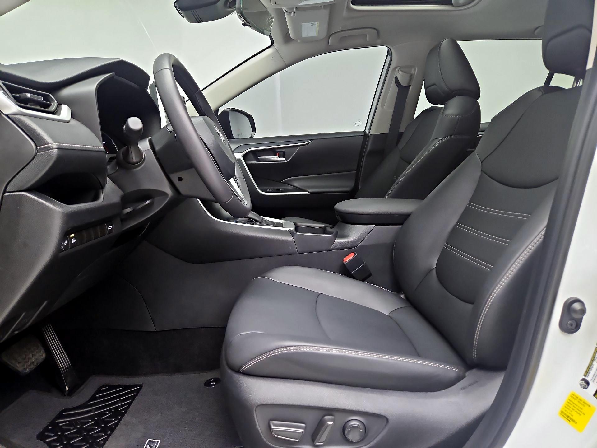 Thumbnail: 2025 Toyota RAV4 - 11