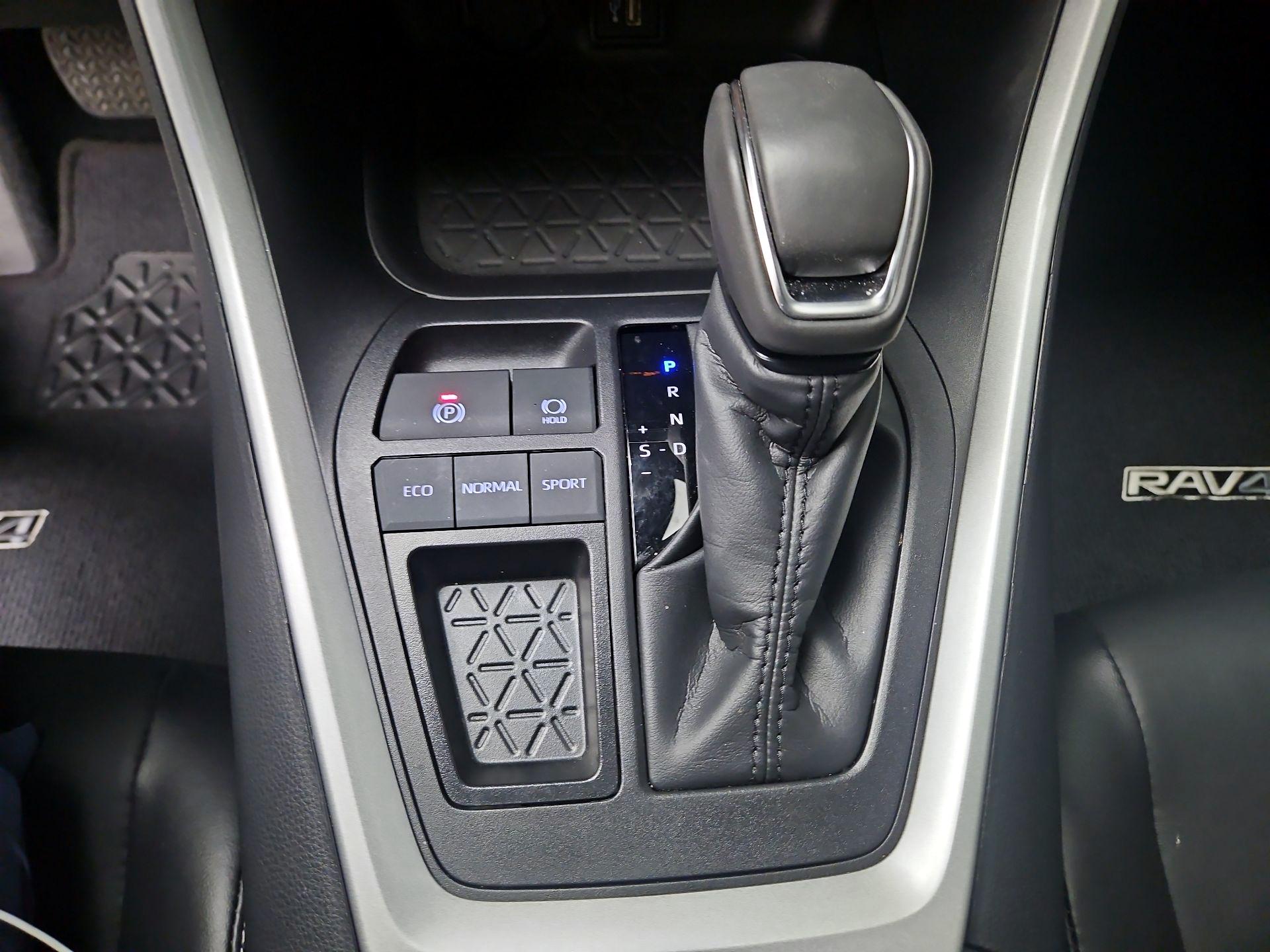 Thumbnail: 2025 Toyota RAV4 - 17