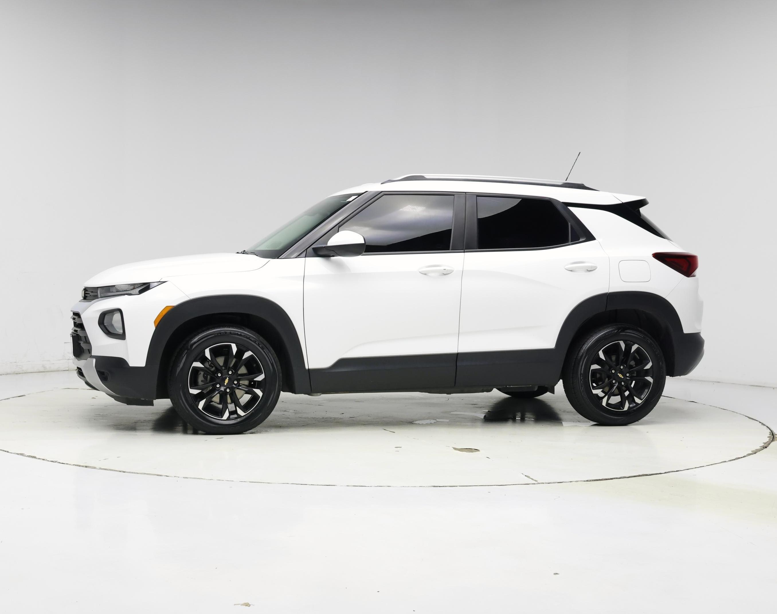 Thumbnail: 2022 Chevrolet TrailBlazer - 3