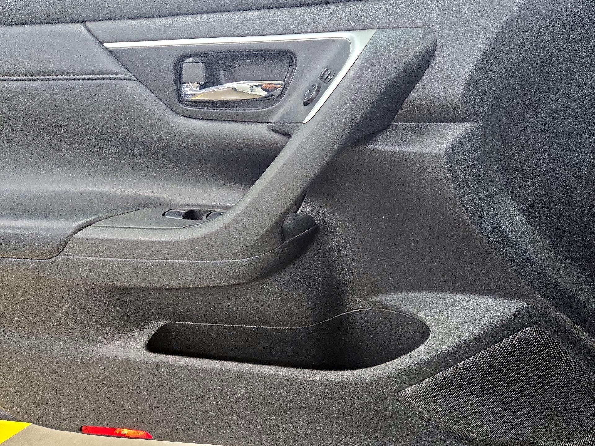 Thumbnail: 2018 Nissan Altima - 12