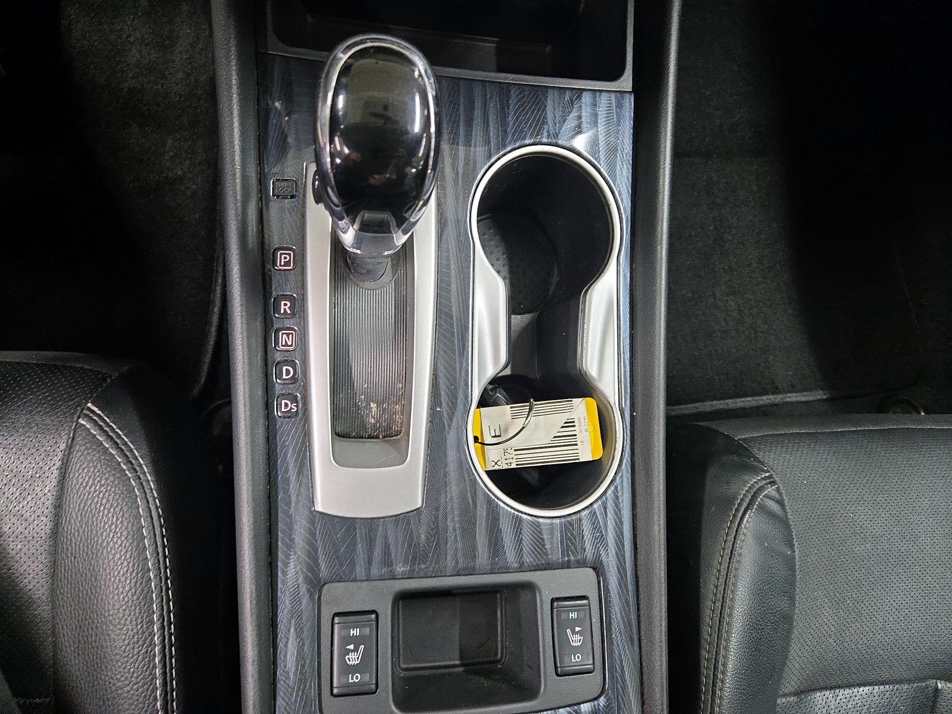 Thumbnail: 2018 Nissan Altima - 16