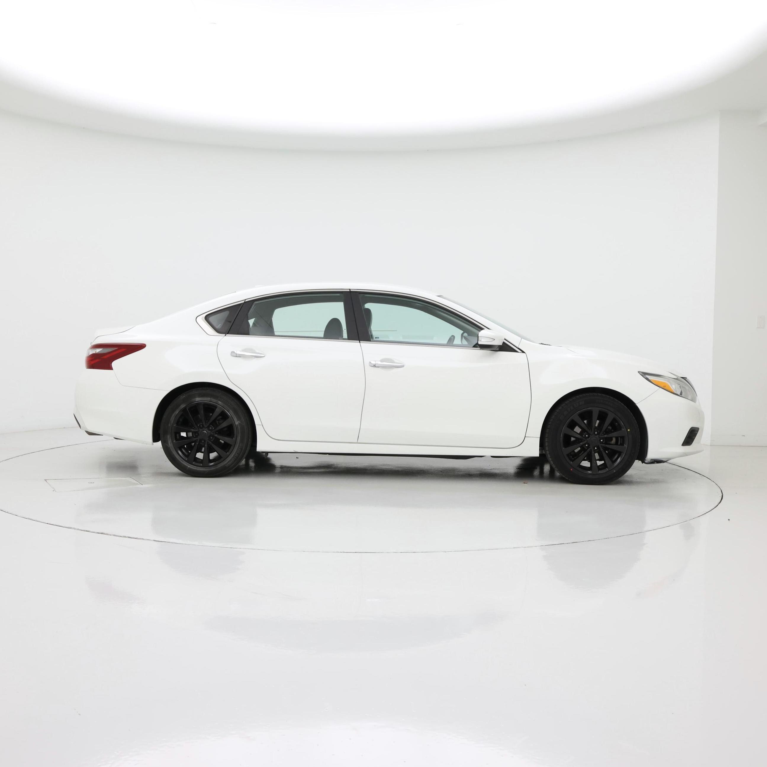 Thumbnail: 2018 Nissan Altima - 7