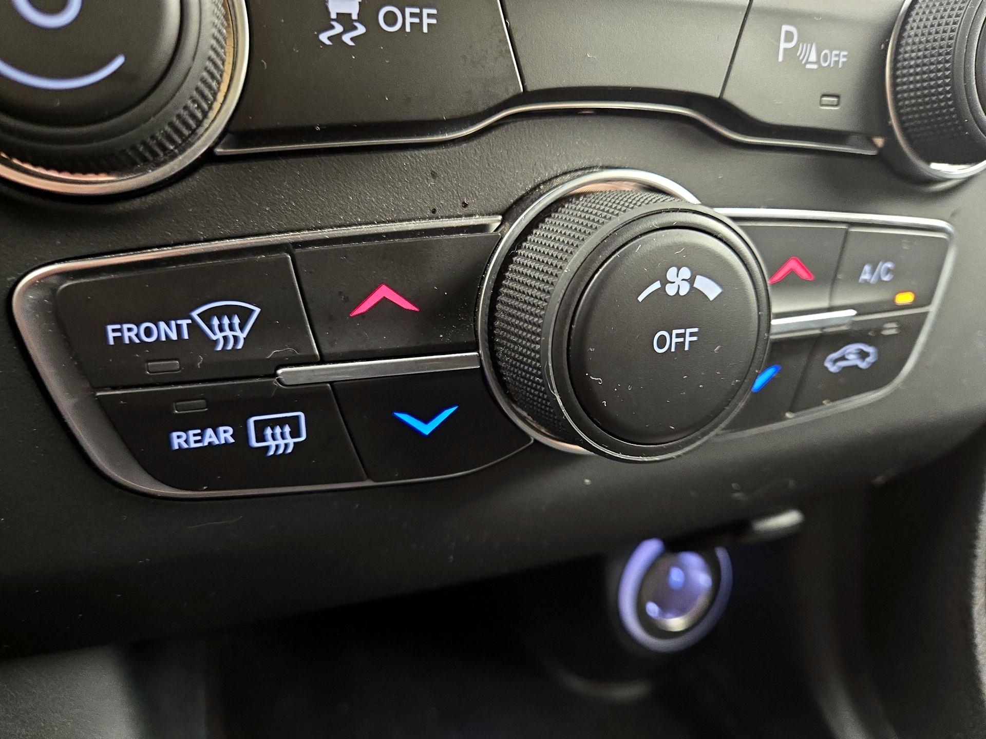 Thumbnail: 2019 Dodge Charger - 16