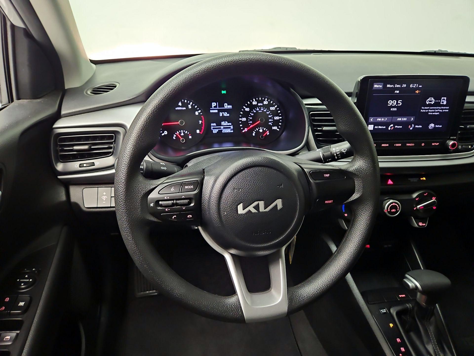 Thumbnail: 2023 Kia Rio - 10