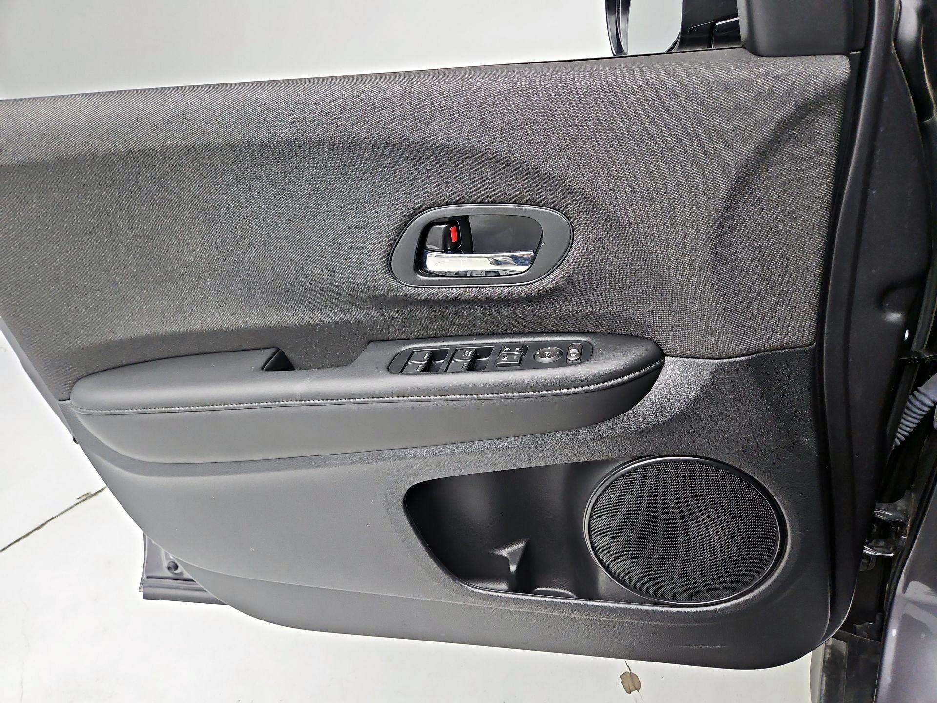 Thumbnail: 2020 Honda HR-V - 12