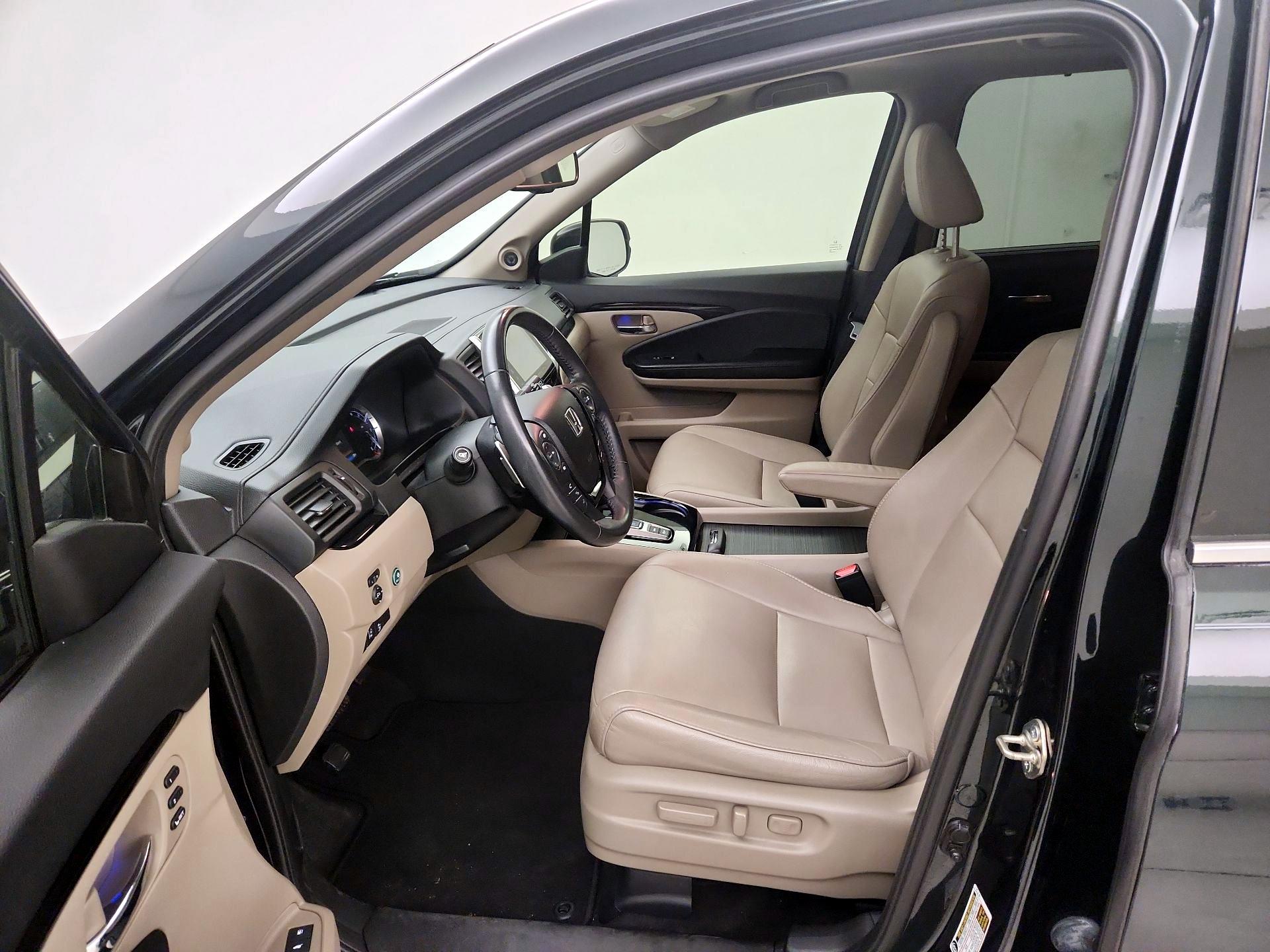 Thumbnail: 2017 Honda Pilot - 11