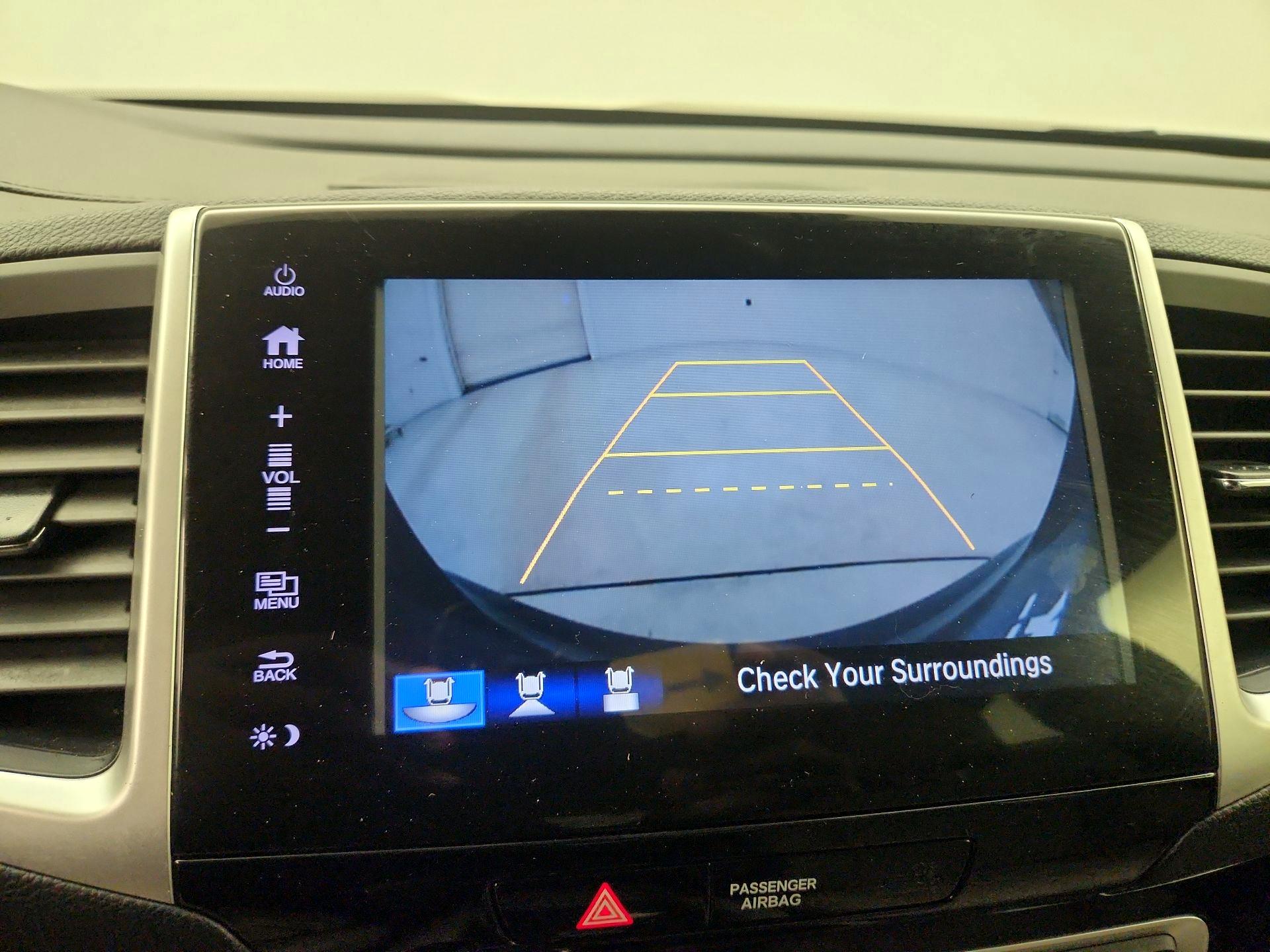 Thumbnail: 2017 Honda Pilot - 14