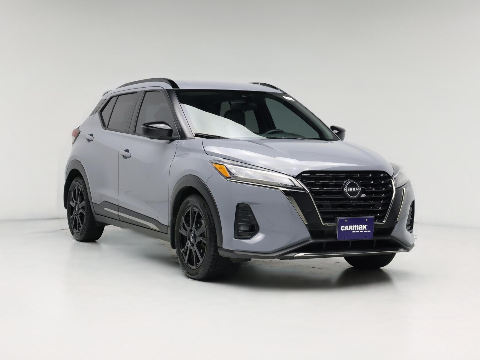 2022 Nissan Kicks SR