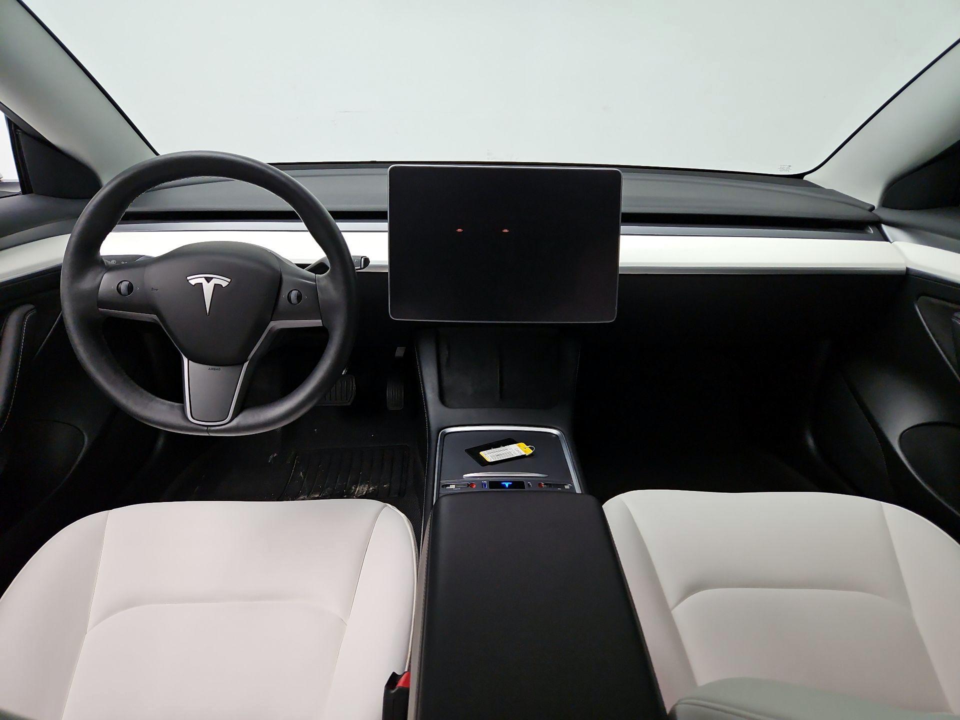 Thumbnail: 2022 Tesla Model 3 - 9