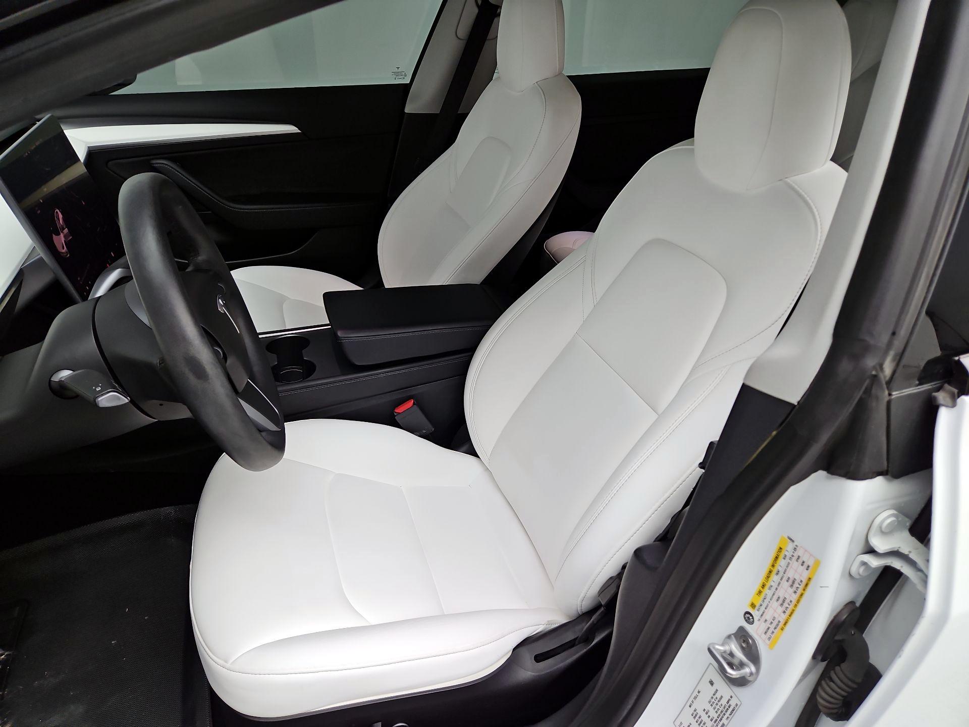 Thumbnail: 2022 Tesla Model 3 - 11