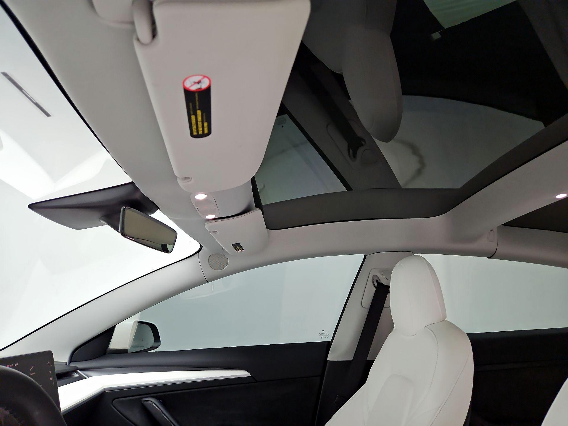 Thumbnail: 2022 Tesla Model 3 - 19