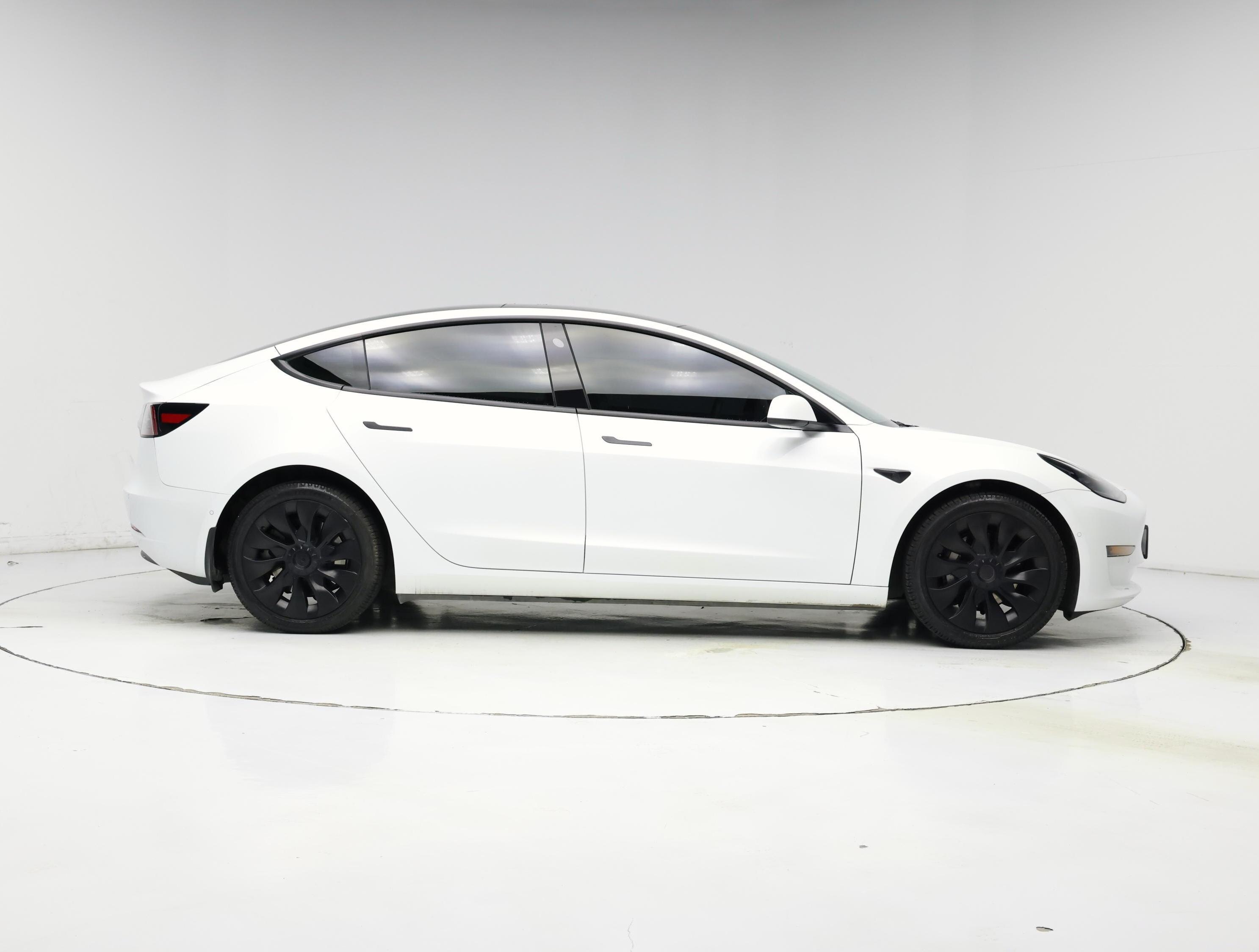 Thumbnail: 2022 Tesla Model 3 - 7