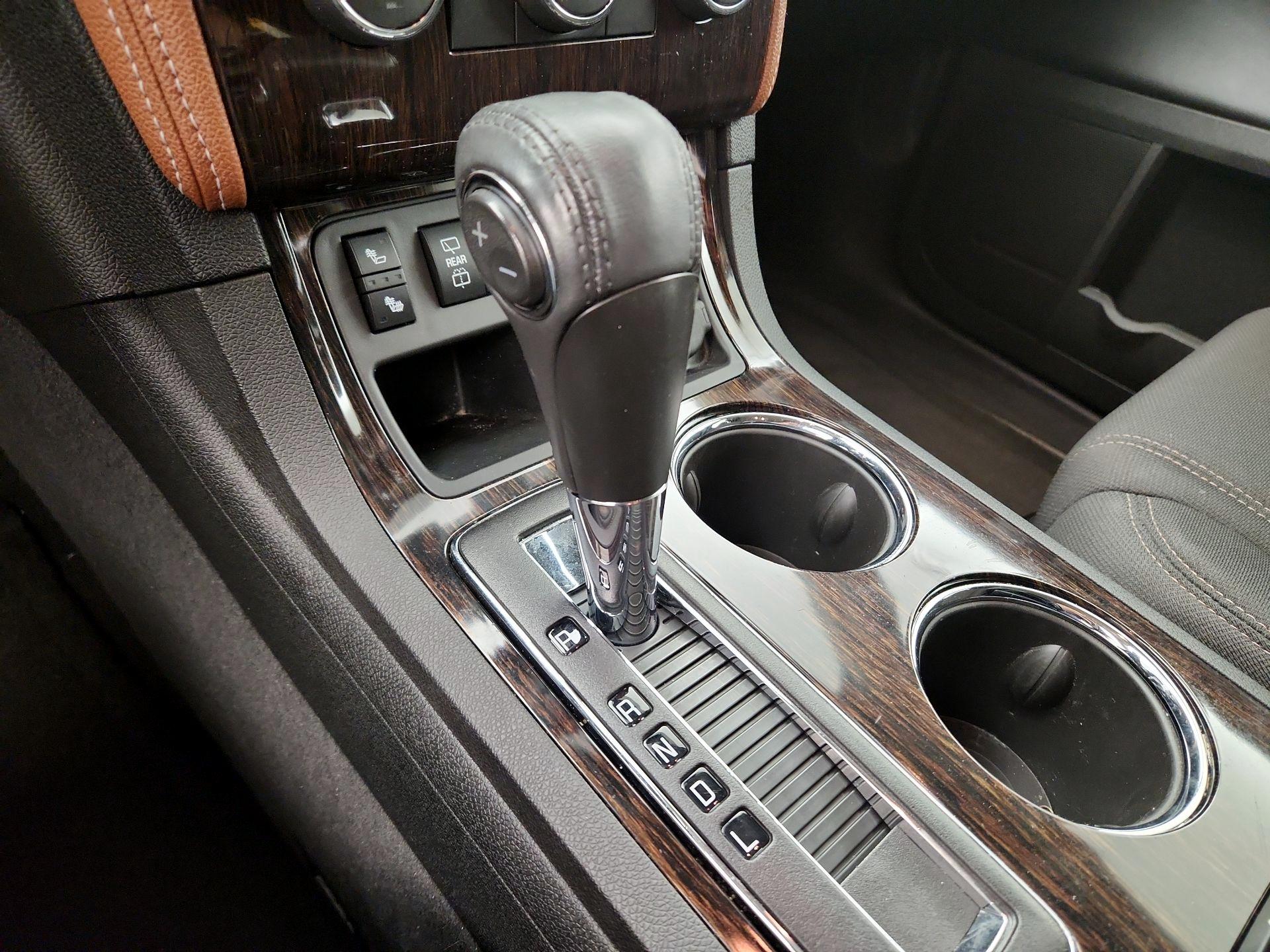 Thumbnail: 2015 Chevrolet Traverse - 15