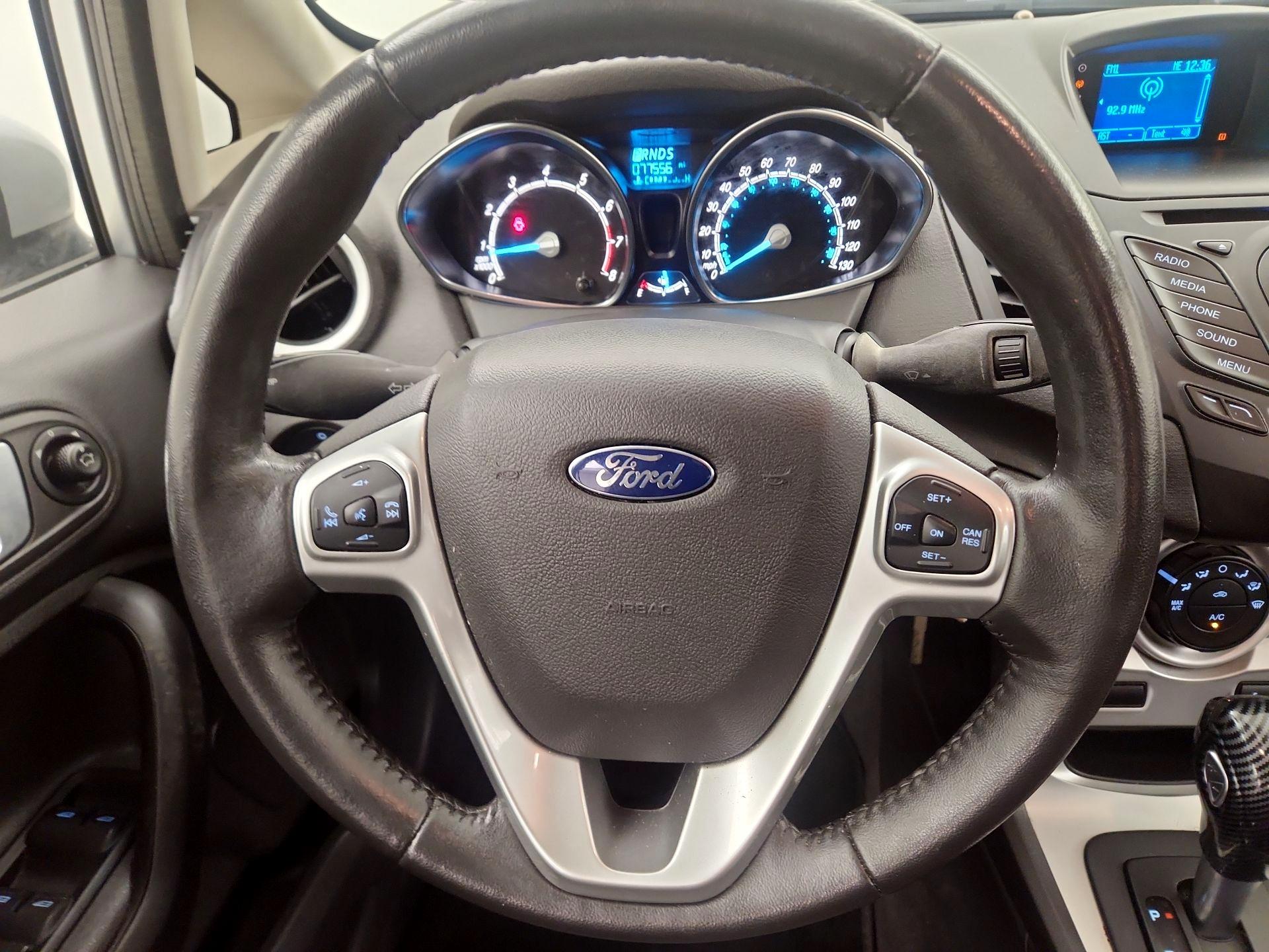 Thumbnail: 2014 Ford Fiesta - 10