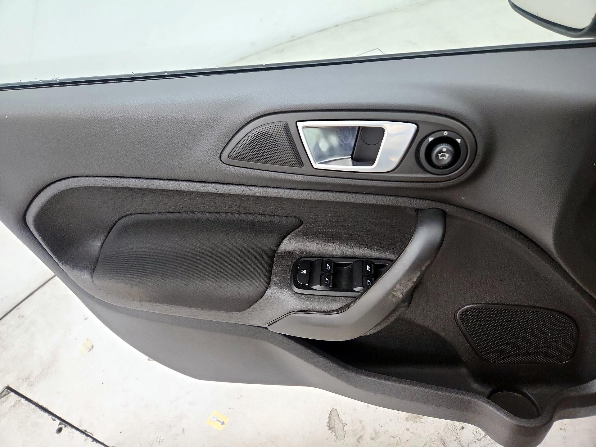 Thumbnail: 2014 Ford Fiesta - 12