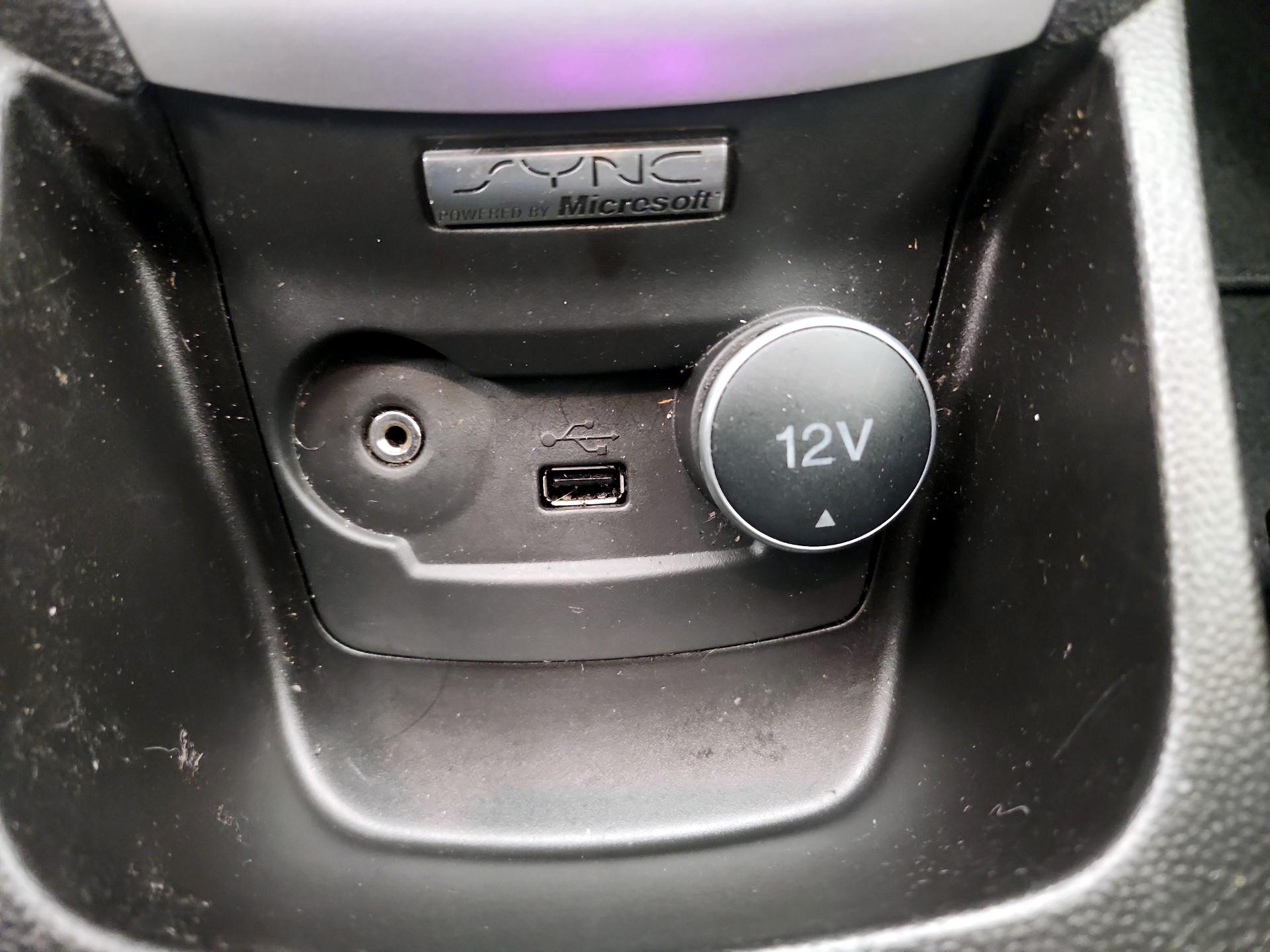 Thumbnail: 2014 Ford Fiesta - 17