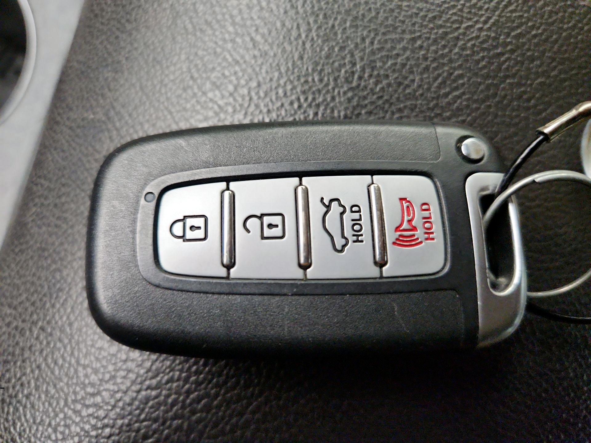 Thumbnail: 2015 Hyundai Sonata - 18