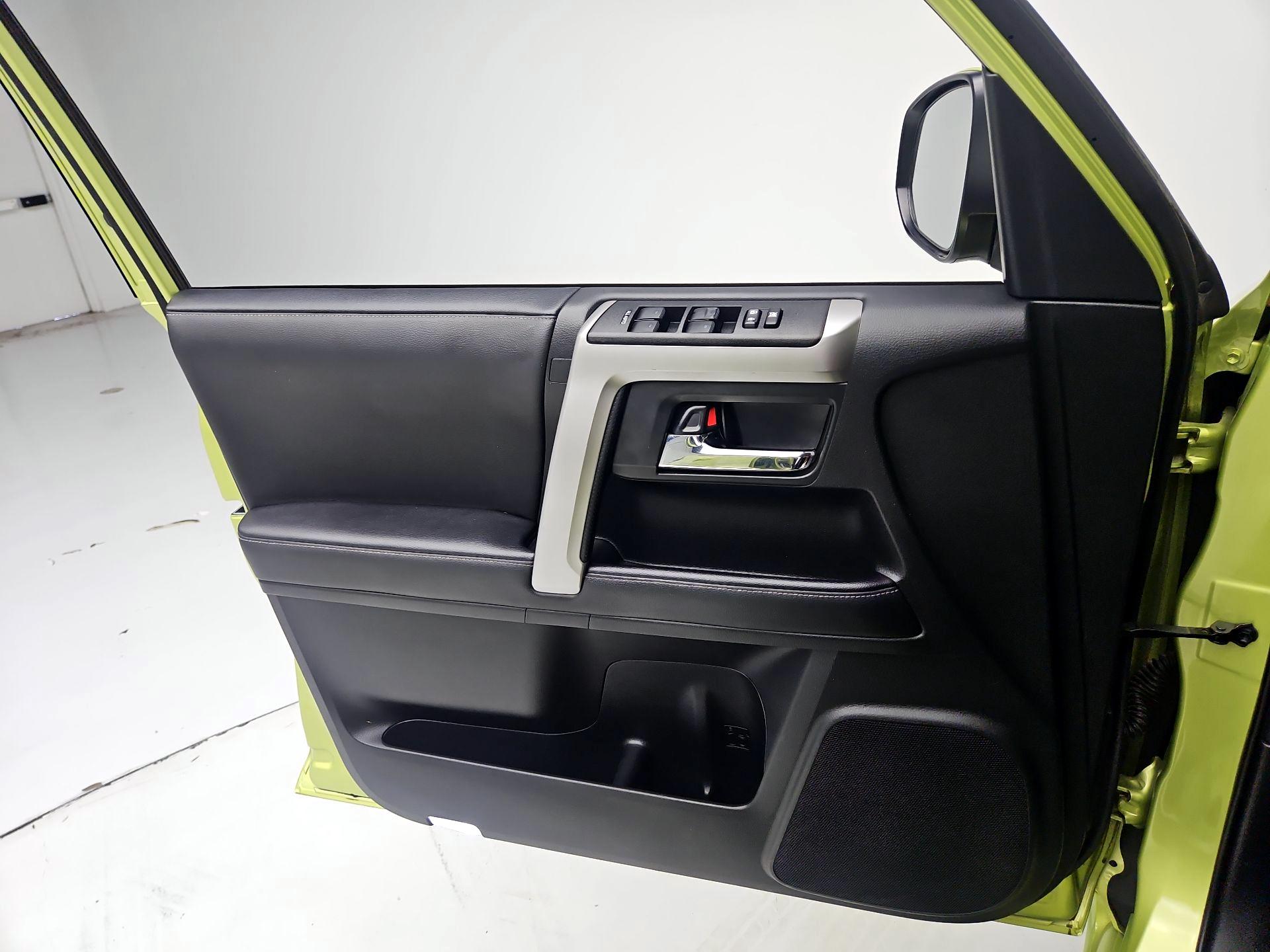 Thumbnail: 2023 Toyota 4Runner - 12