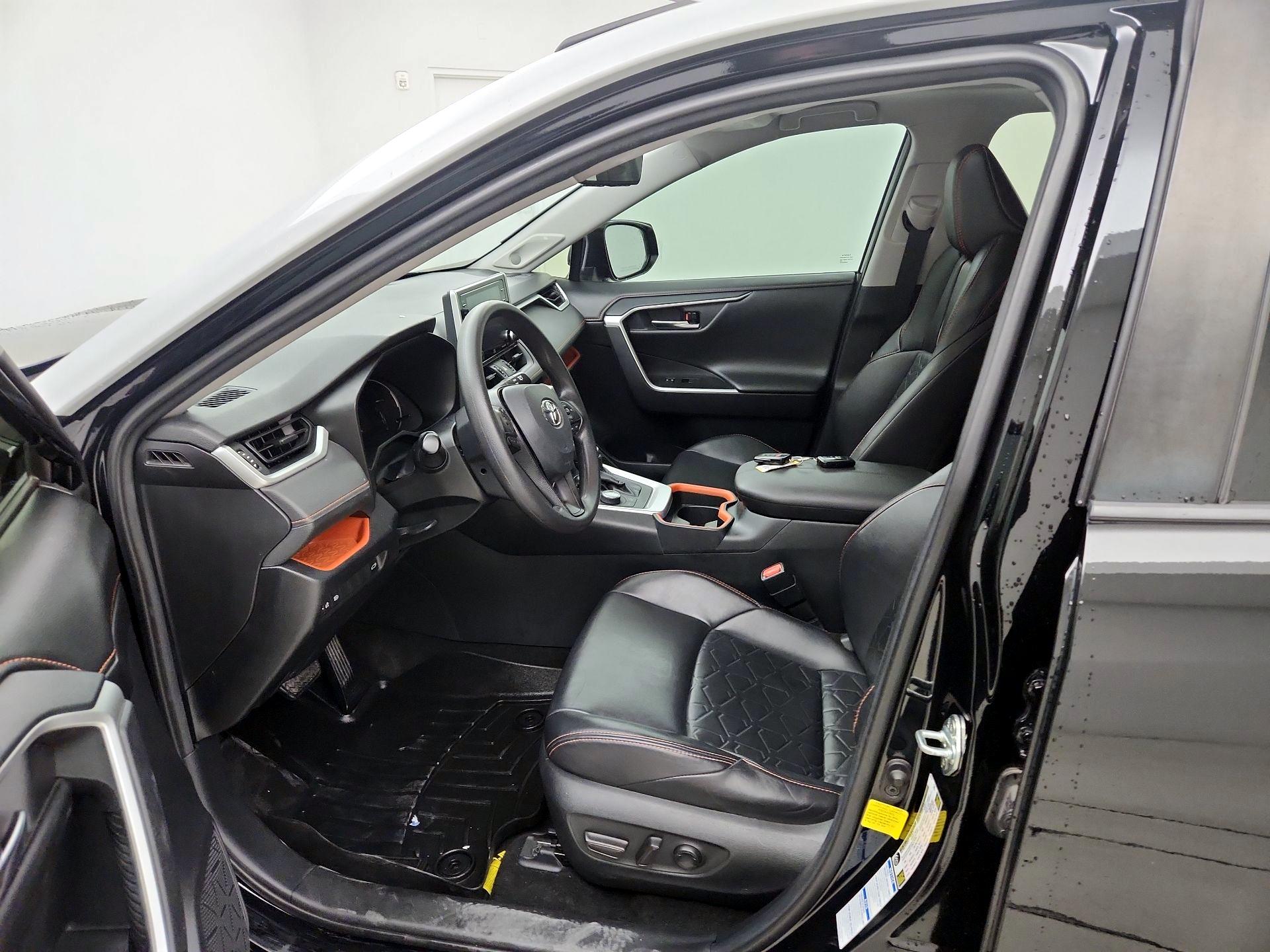 Thumbnail: 2019 Toyota RAV4 - 11