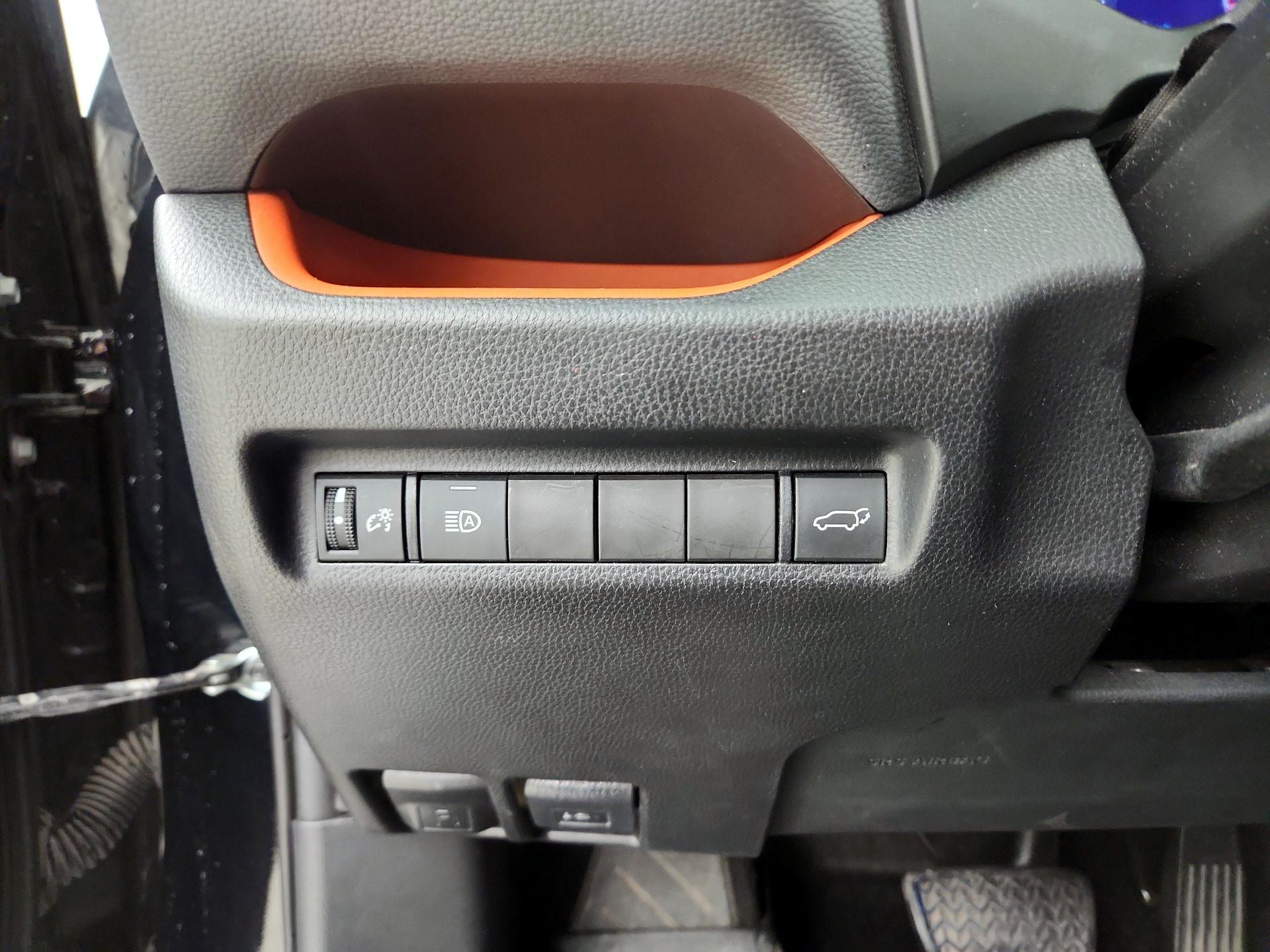 Thumbnail: 2019 Toyota RAV4 - 13