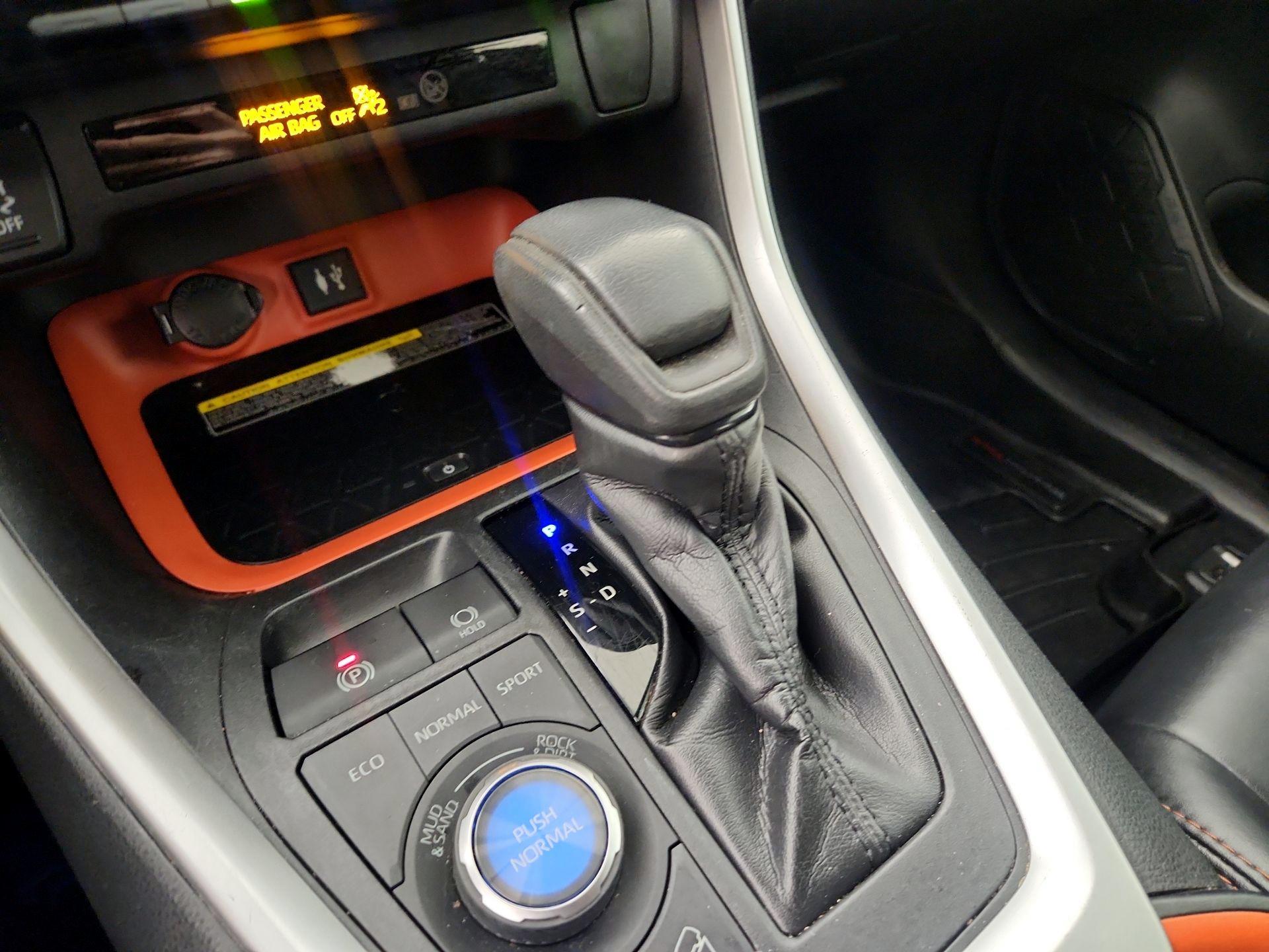 Thumbnail: 2019 Toyota RAV4 - 18