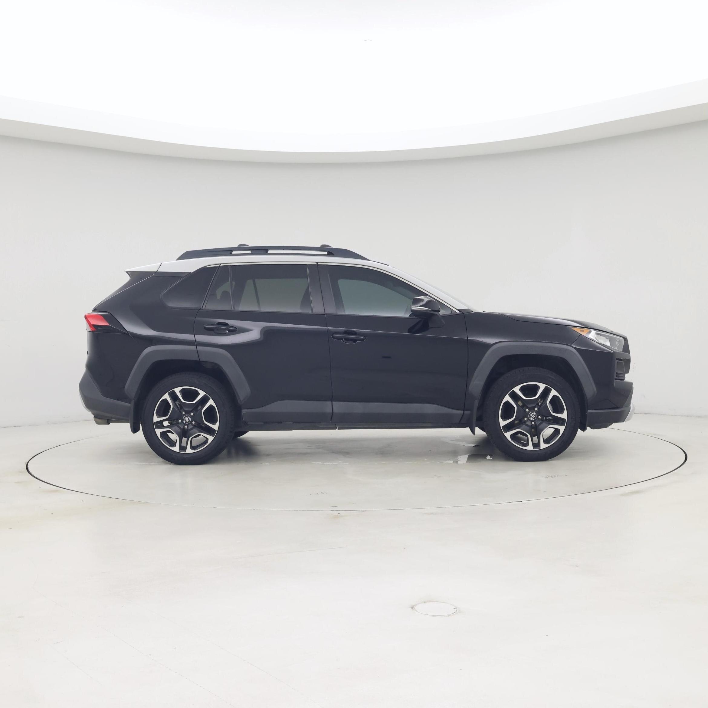 Thumbnail: 2019 Toyota RAV4 - 7
