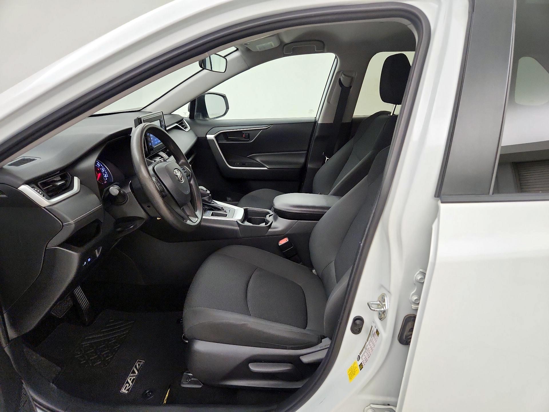 Thumbnail: 2019 Toyota RAV4 - 11